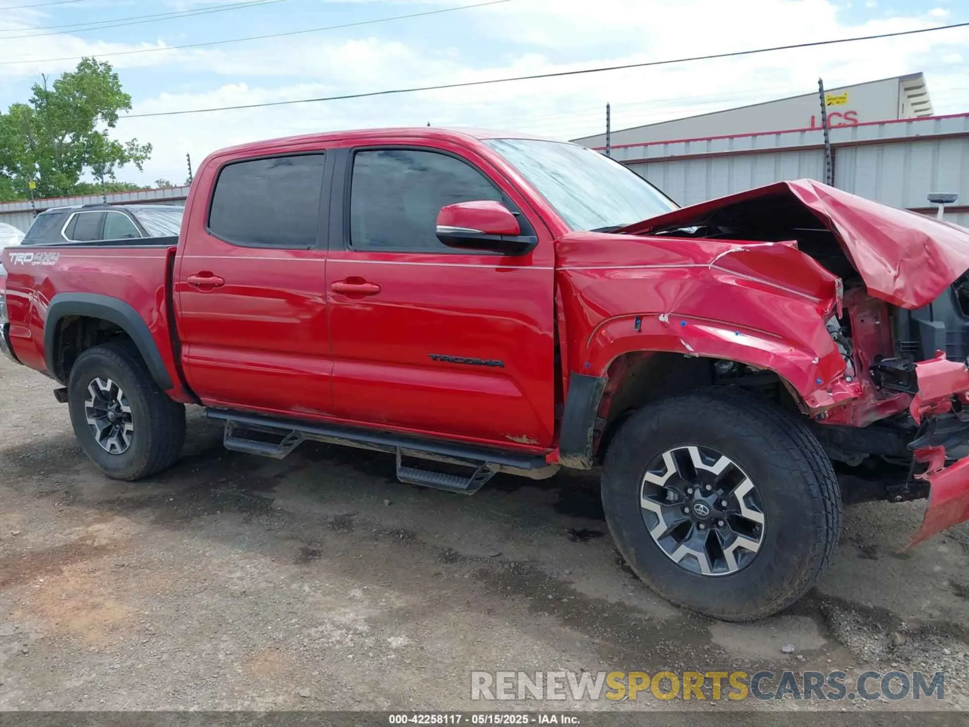 14 Photograph of a damaged car 3TMCZ5AN6LM341642 TOYOTA TACOMA 2020