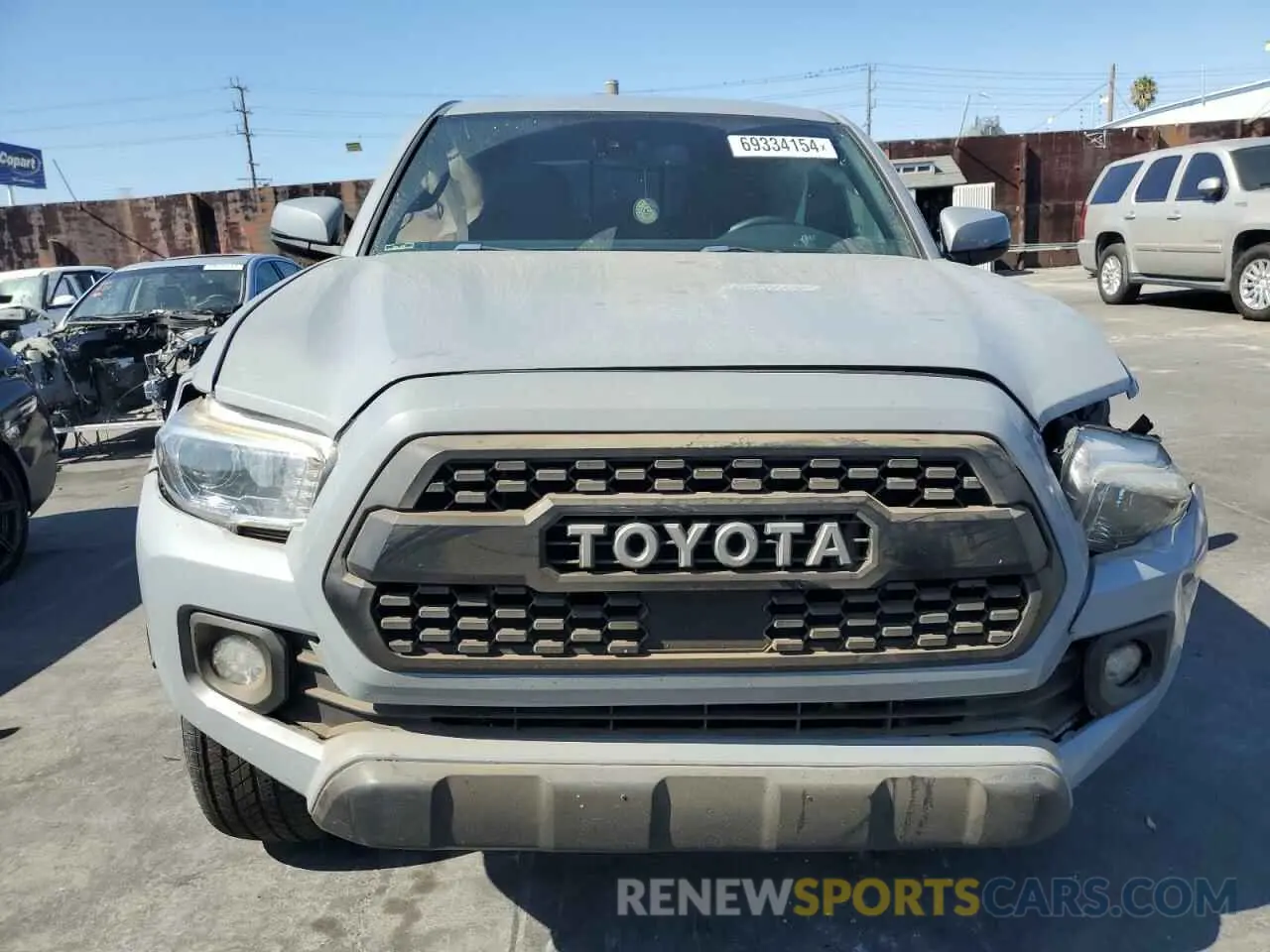5 Photograph of a damaged car 3TMCZ5AN6LM343939 TOYOTA TACOMA 2020