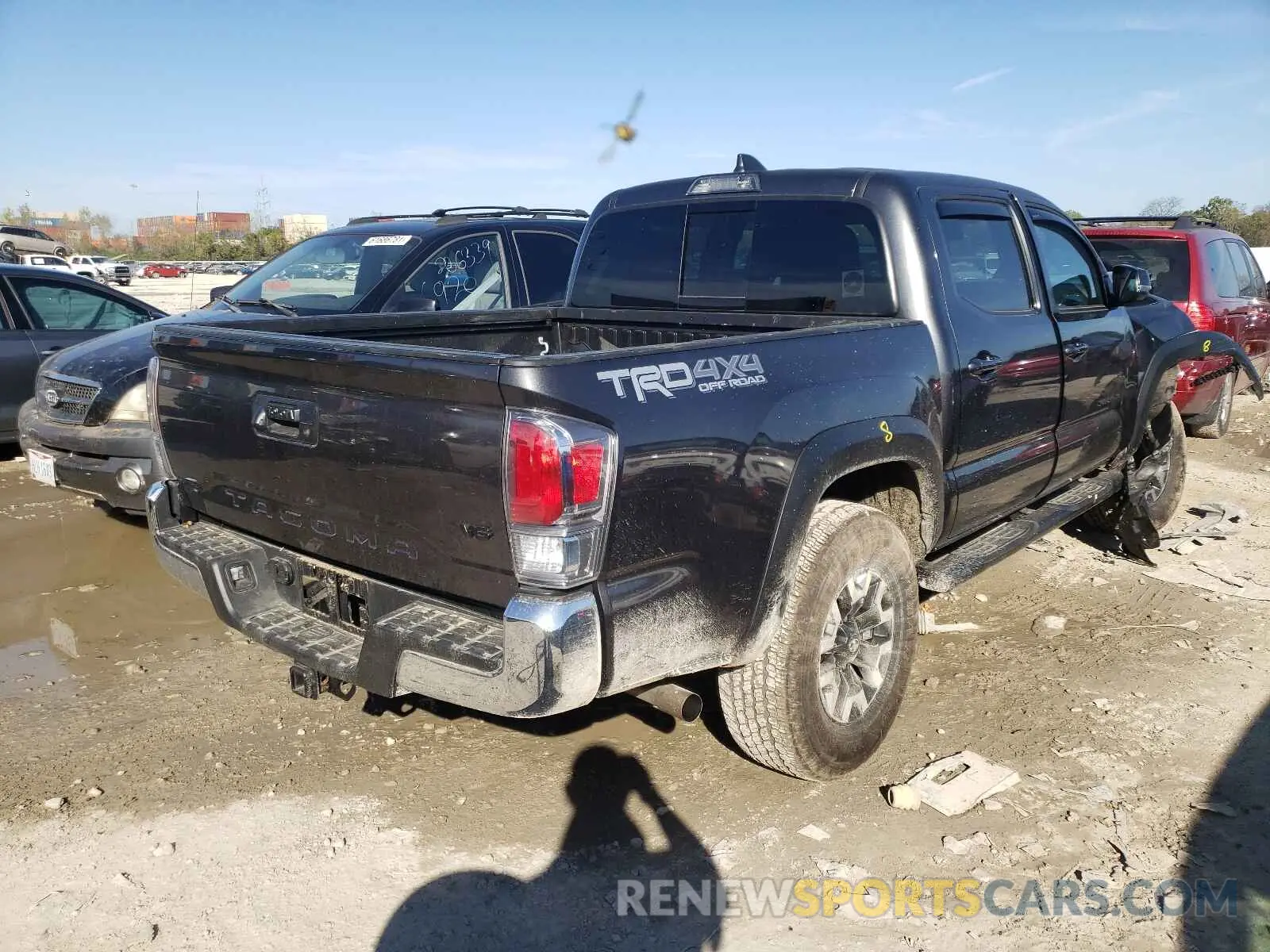 4 Photograph of a damaged car 3TMCZ5AN7LM289423 TOYOTA TACOMA 2020