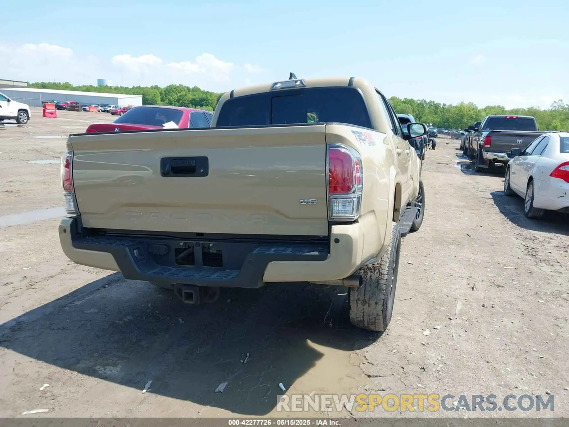 4 Photograph of a damaged car 3TMCZ5AN7LM308553 TOYOTA TACOMA 2020