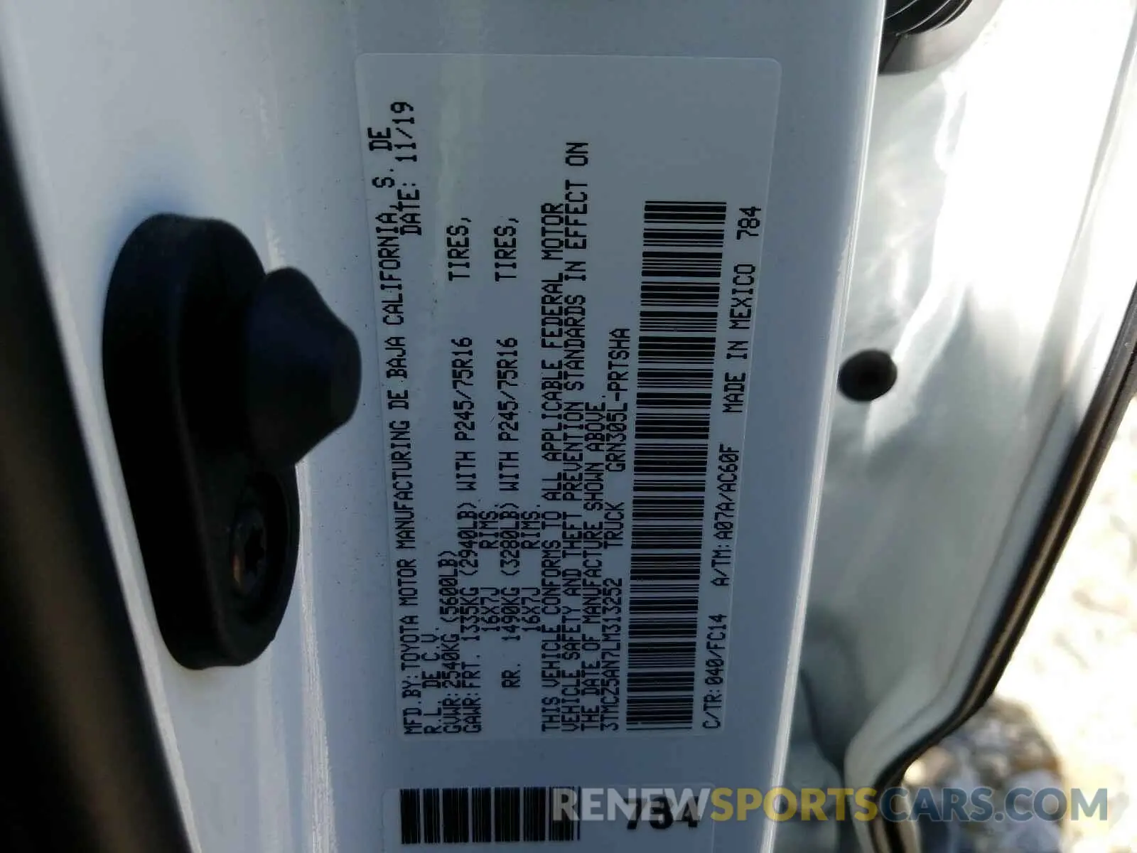 10 Photograph of a damaged car 3TMCZ5AN7LM313252 TOYOTA TACOMA 2020