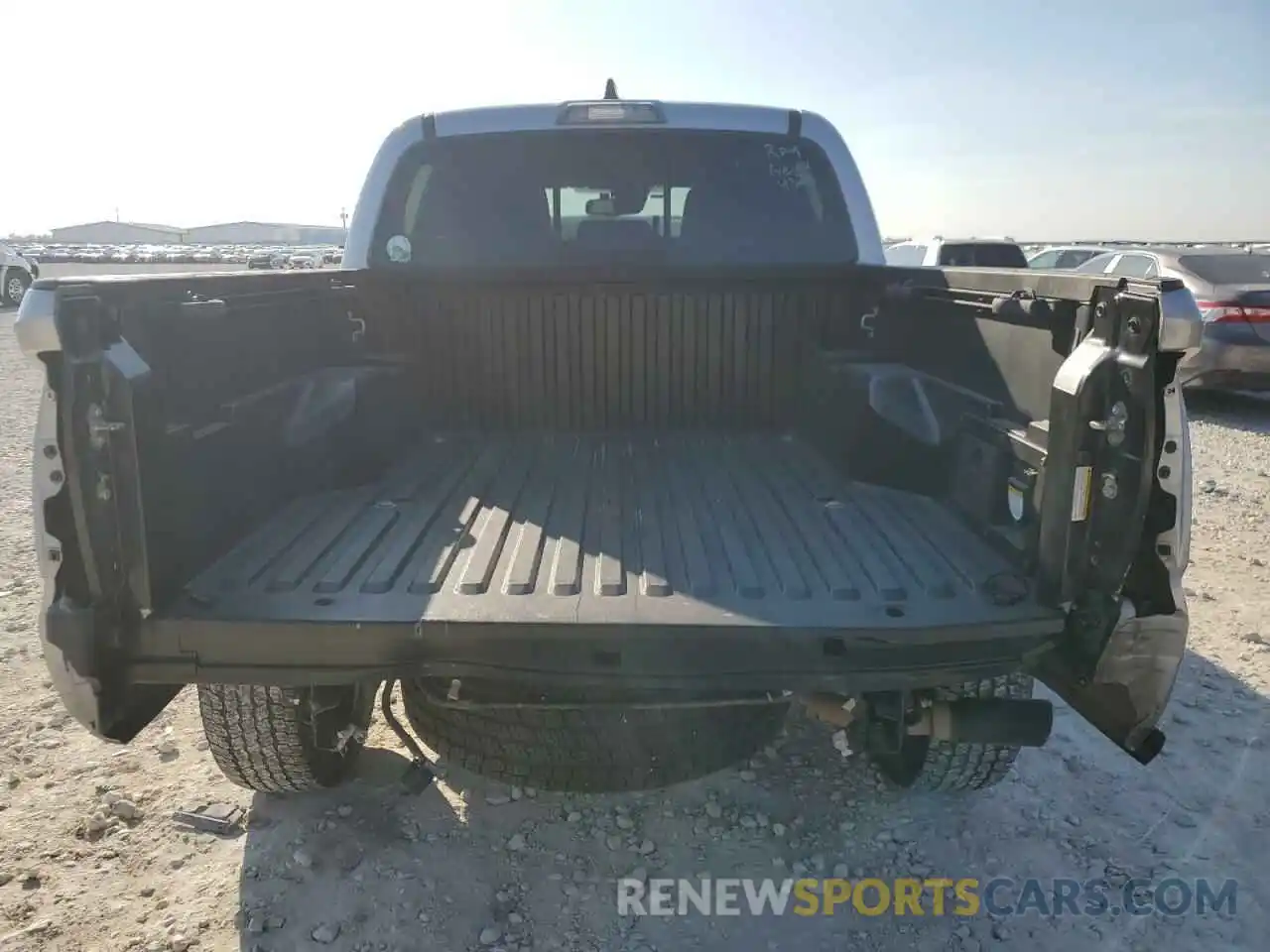 6 Photograph of a damaged car 3TMCZ5AN7LM319357 TOYOTA TACOMA 2020