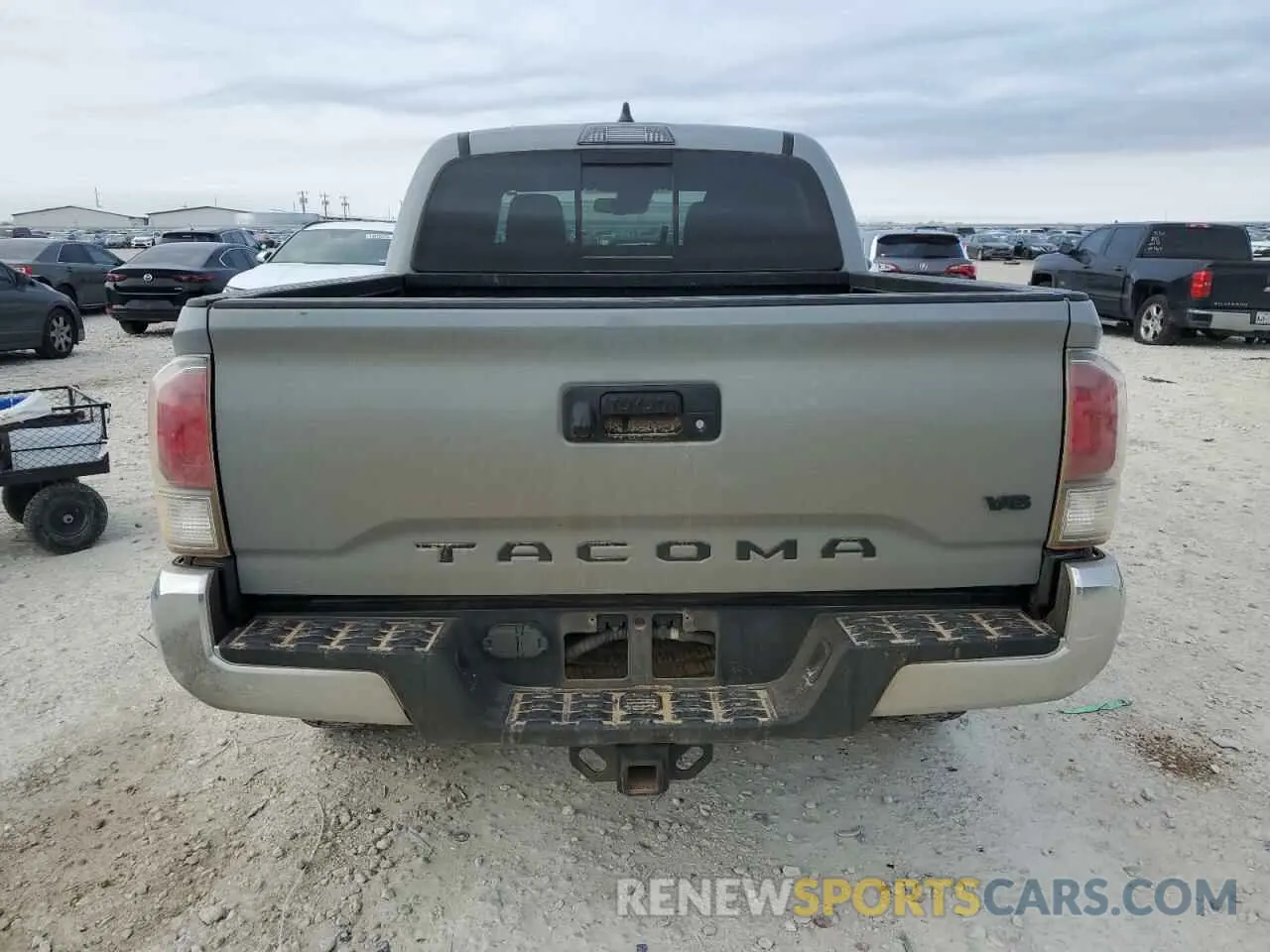 6 Photograph of a damaged car 3TMCZ5AN7LM334618 TOYOTA TACOMA 2020