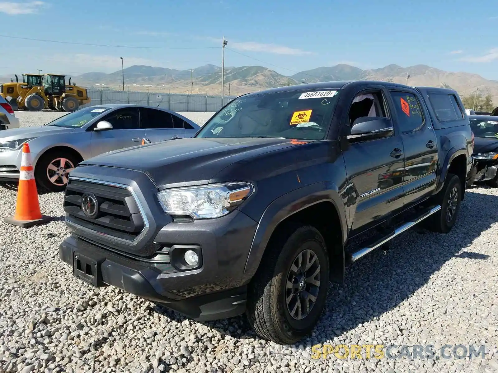 2 Photograph of a damaged car 3TMCZ5AN8LM295523 TOYOTA TACOMA 2020