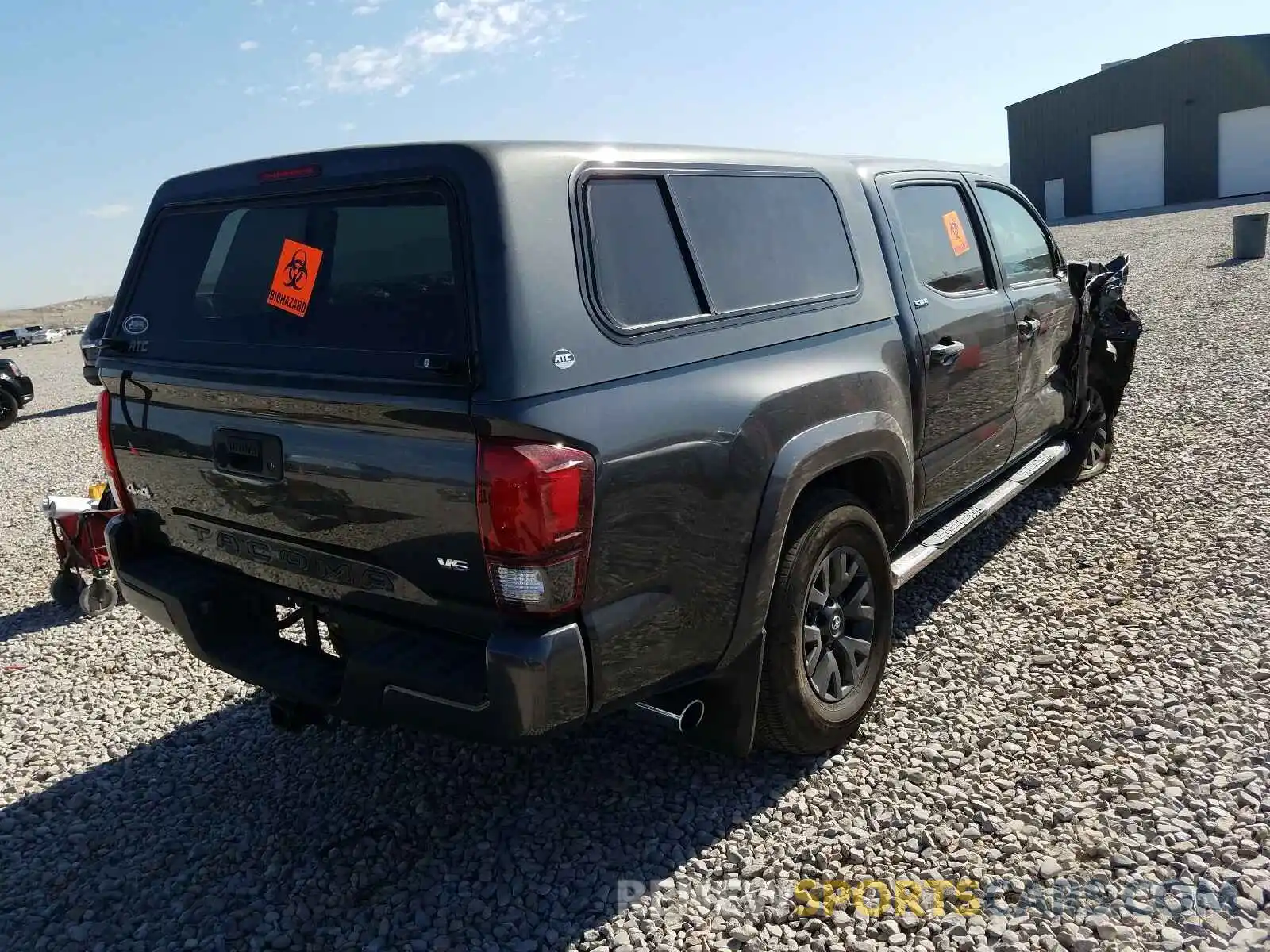 4 Photograph of a damaged car 3TMCZ5AN8LM295523 TOYOTA TACOMA 2020