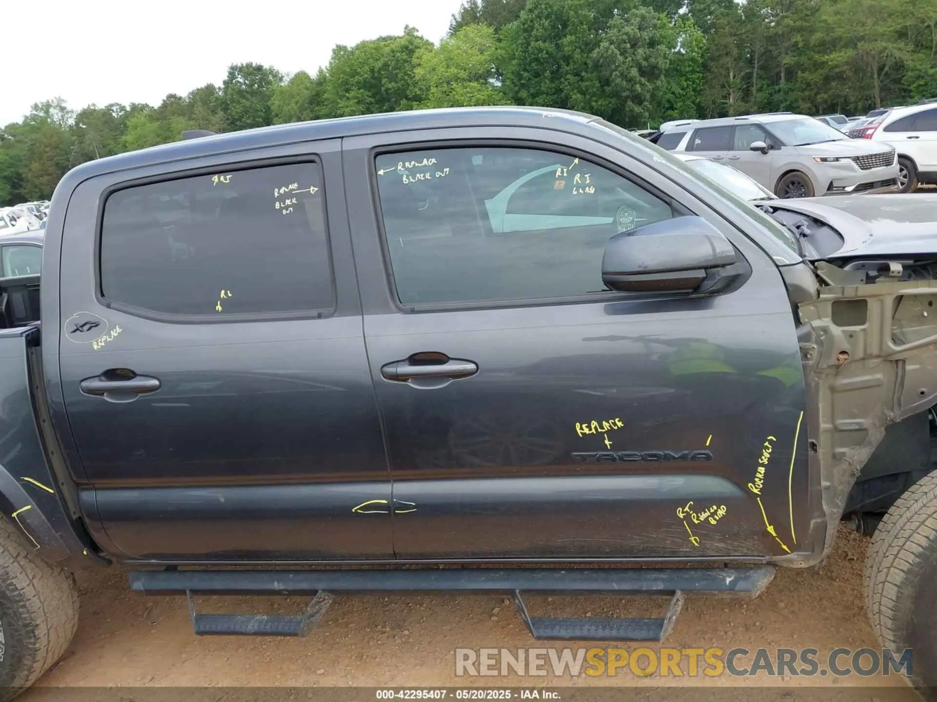 14 Photograph of a damaged car 3TMCZ5AN8LM297983 TOYOTA TACOMA 2020