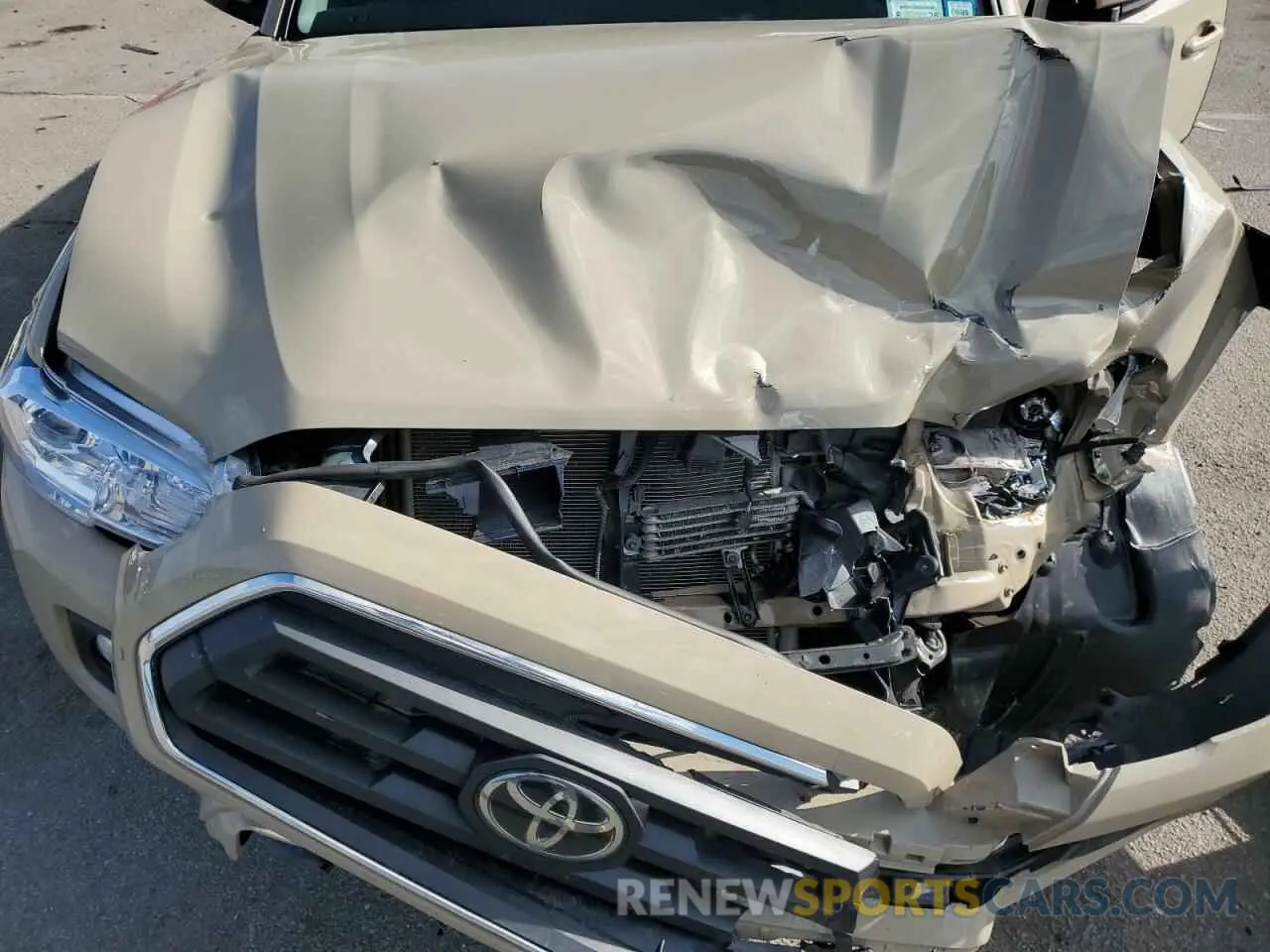 13 Photograph of a damaged car 3TMCZ5AN8LM327080 TOYOTA TACOMA 2020