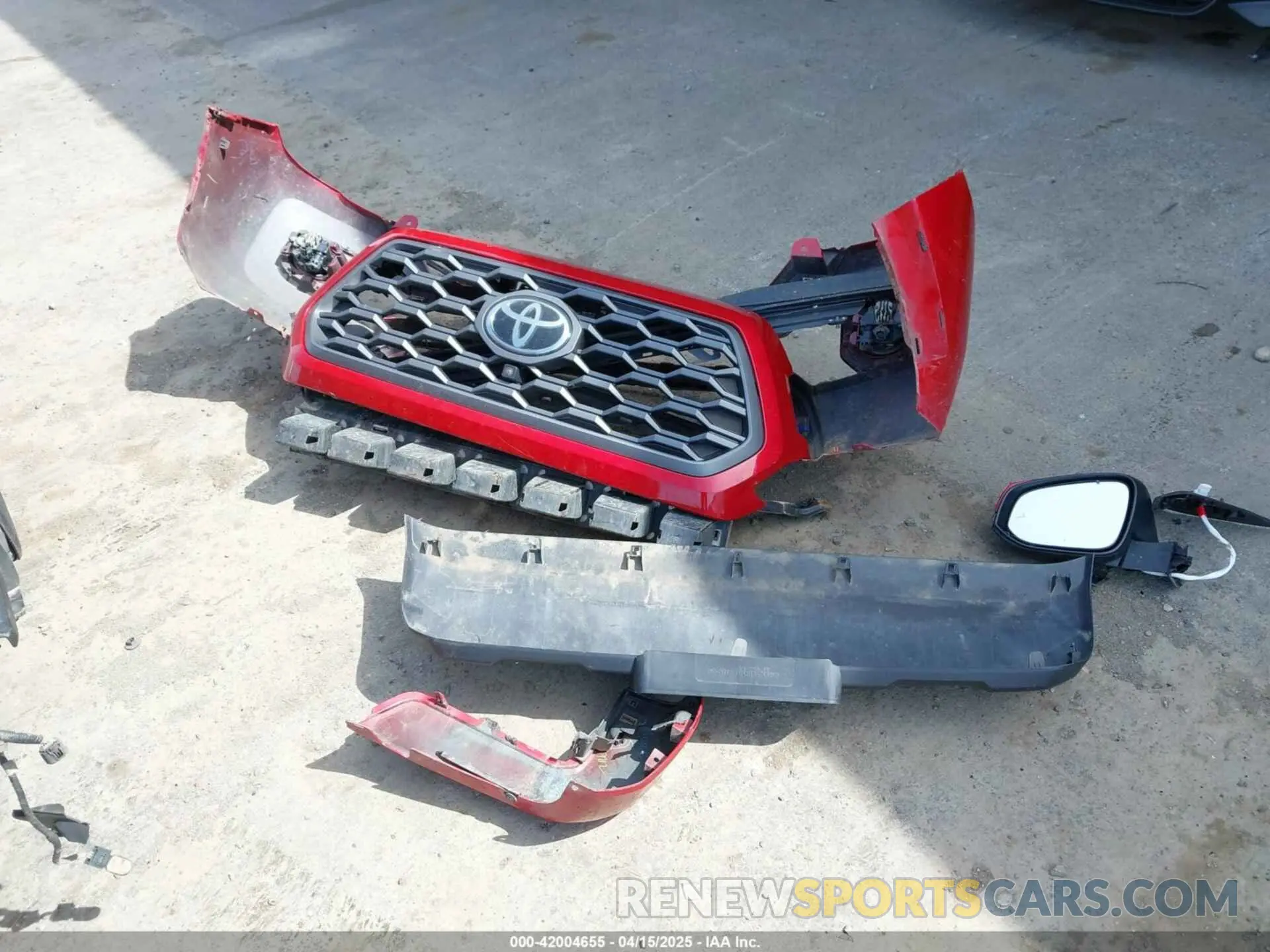 11 Photograph of a damaged car 3TMCZ5AN8LM355543 TOYOTA TACOMA 2020