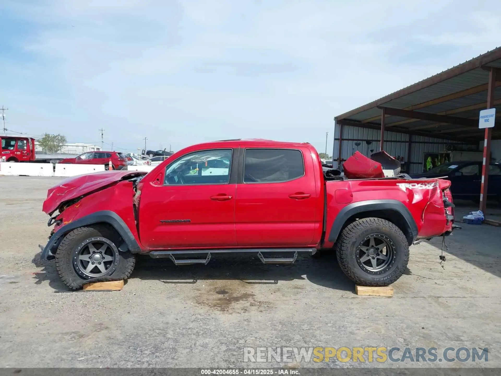 14 Photograph of a damaged car 3TMCZ5AN8LM355543 TOYOTA TACOMA 2020