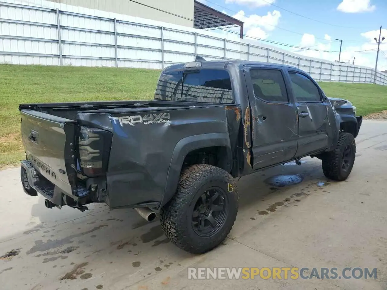 3 Photograph of a damaged car 3TMCZ5AN8LM355879 TOYOTA TACOMA 2020