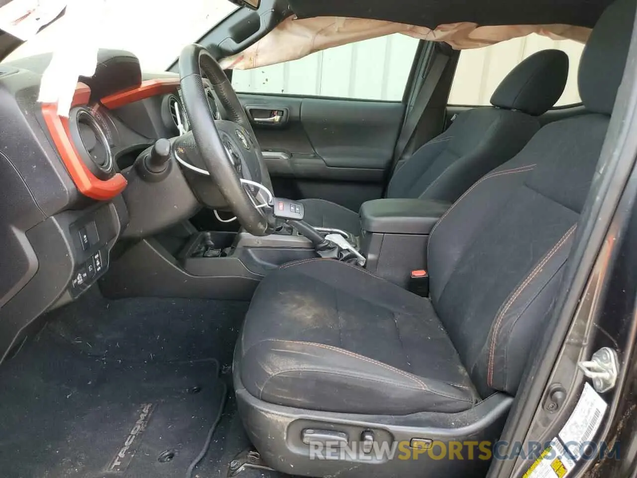 7 Photograph of a damaged car 3TMCZ5AN8LM355879 TOYOTA TACOMA 2020