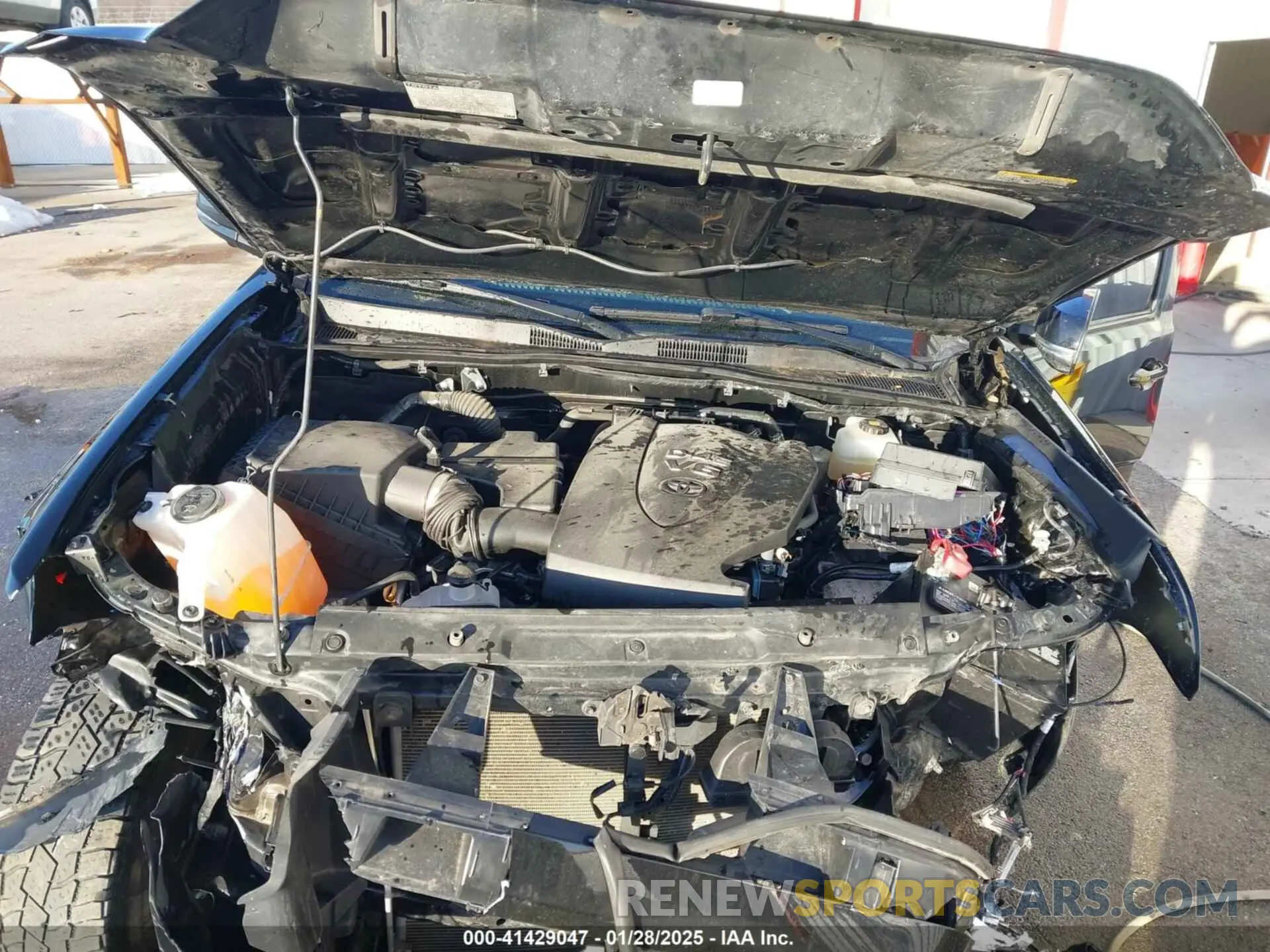 10 Photograph of a damaged car 3TMCZ5AN9LM307307 TOYOTA TACOMA 2020
