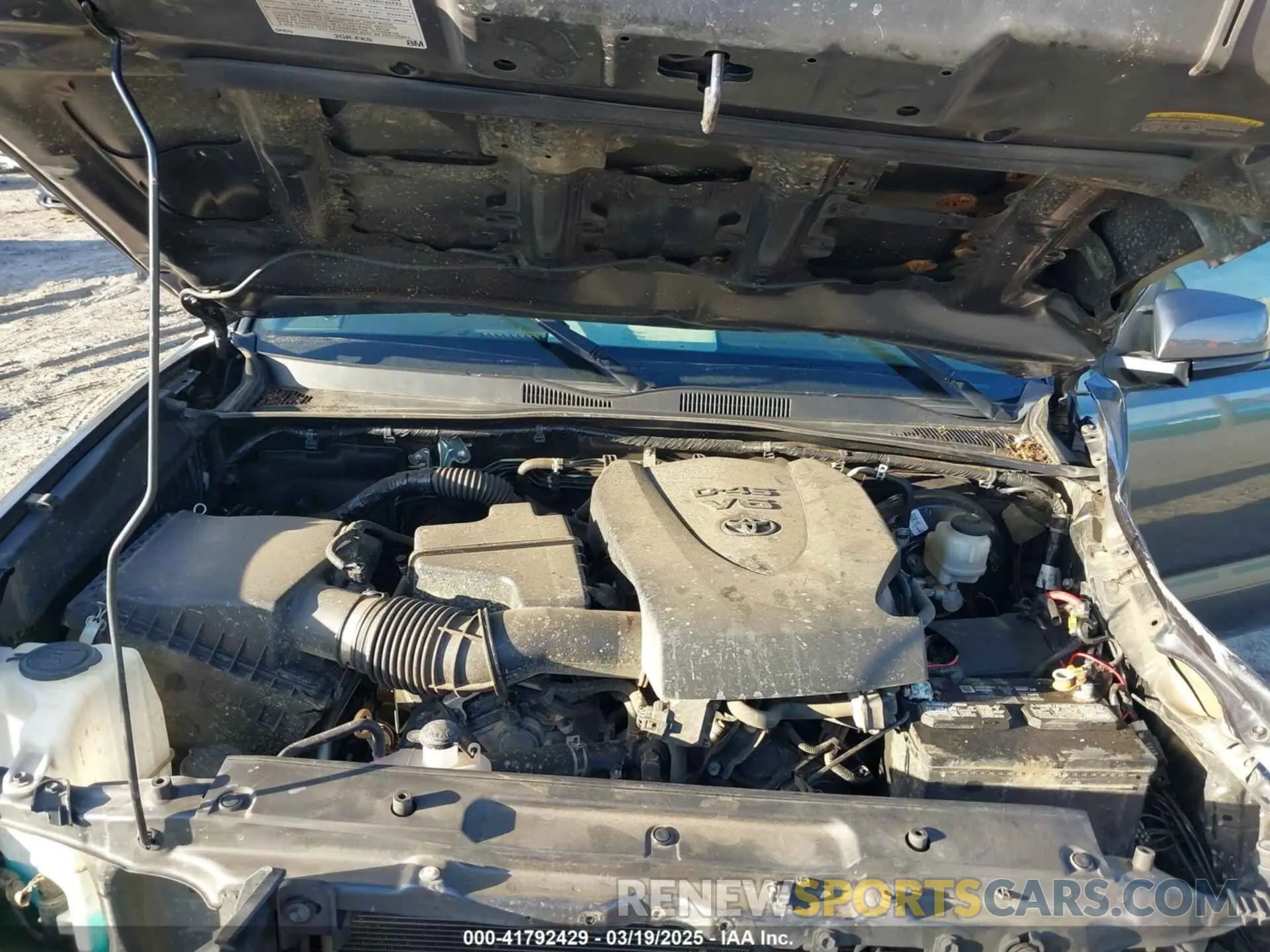 10 Photograph of a damaged car 3TMCZ5AN9LM308618 TOYOTA TACOMA 2020