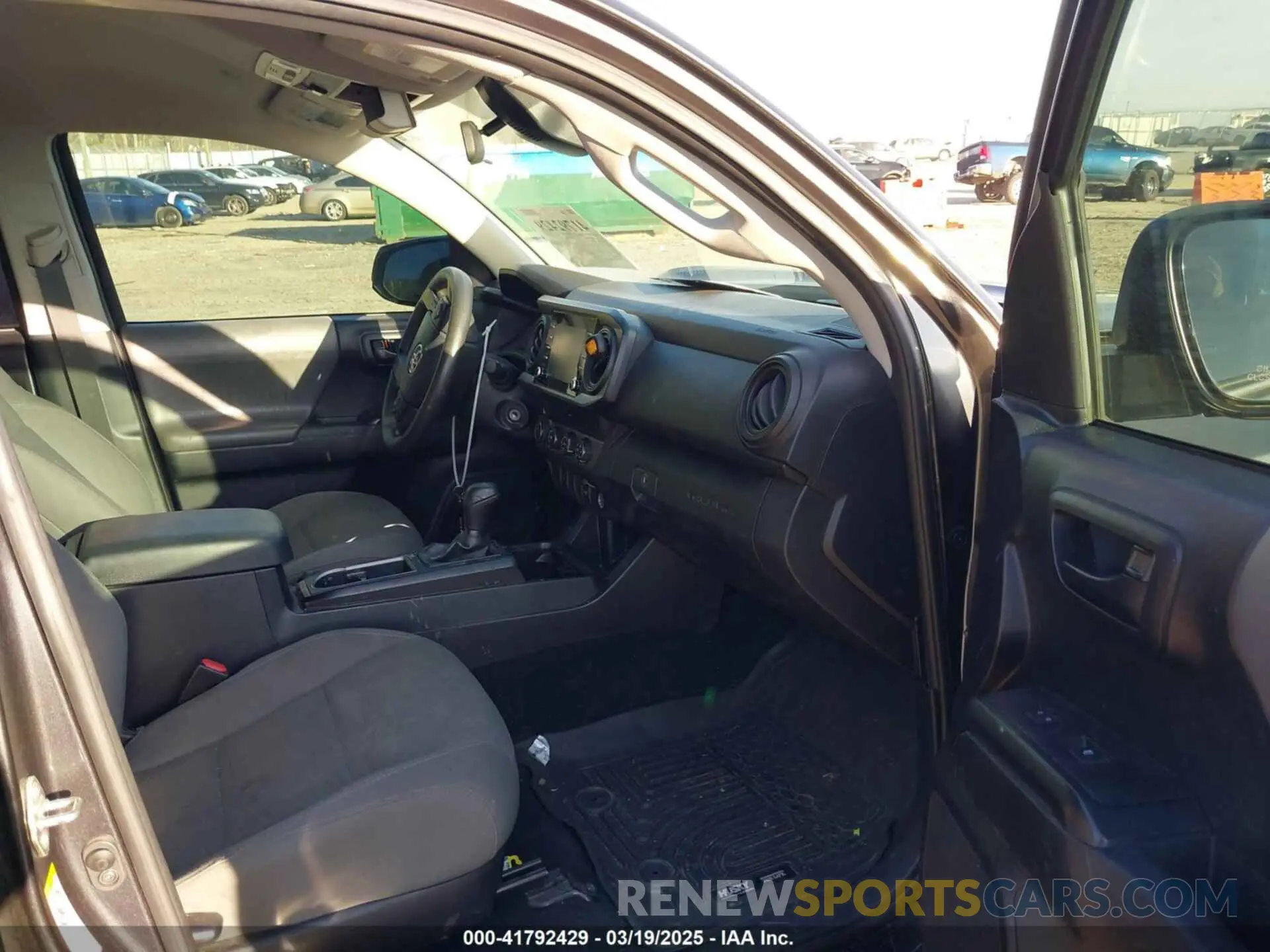 5 Photograph of a damaged car 3TMCZ5AN9LM308618 TOYOTA TACOMA 2020