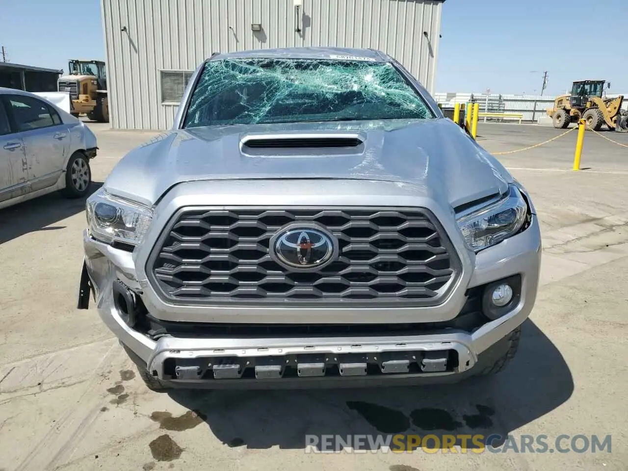 5 Photograph of a damaged car 3TMCZ5AN9LM311910 TOYOTA TACOMA 2020