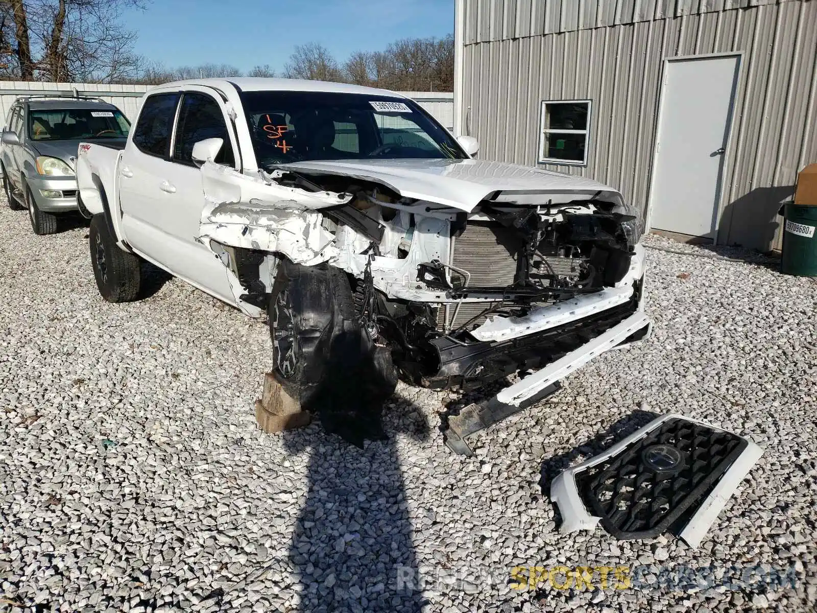 1 Photograph of a damaged car 3TMCZ5AN9LM318159 TOYOTA TACOMA 2020