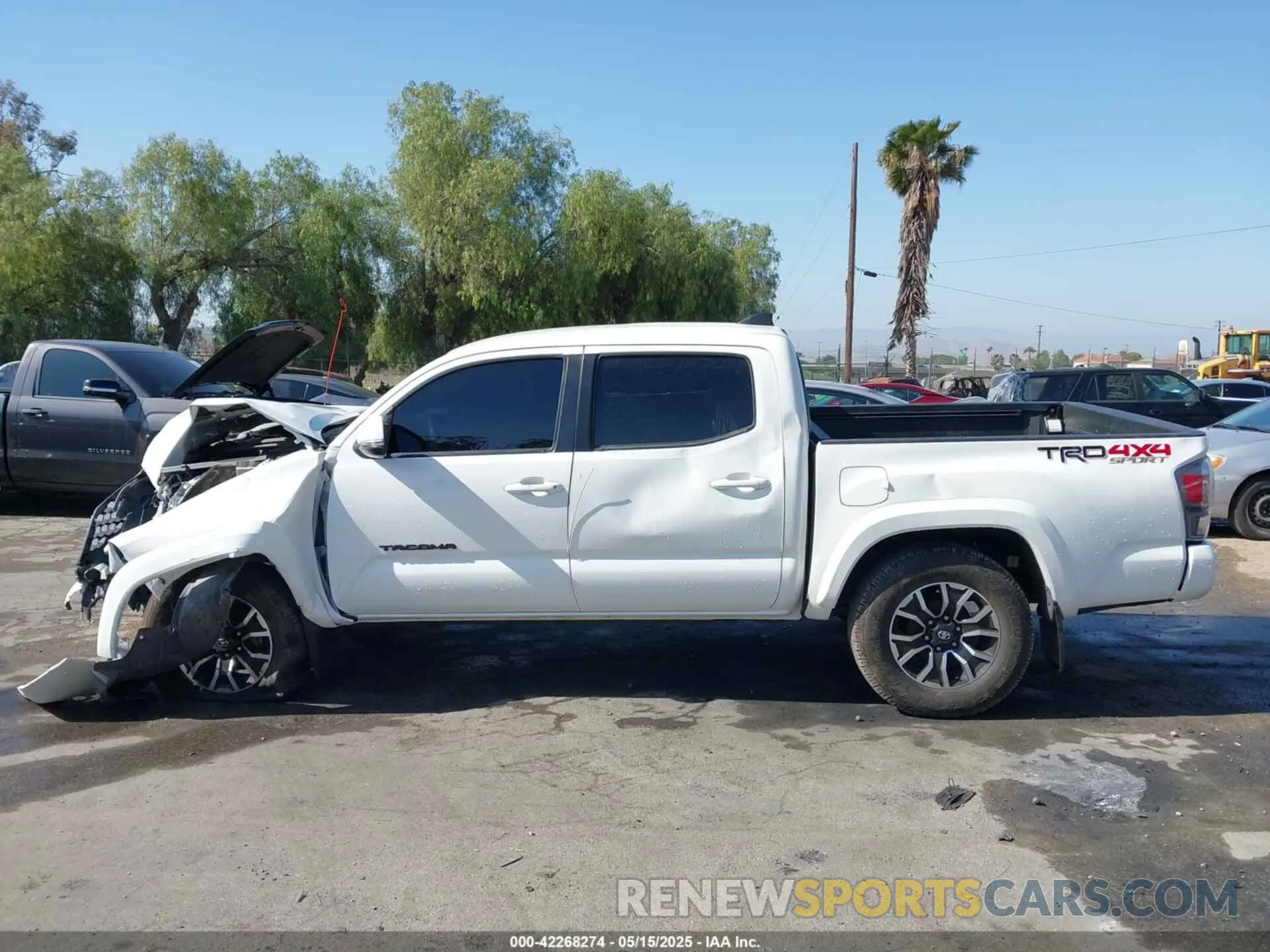 15 Photograph of a damaged car 3TMCZ5AN9LM341778 TOYOTA TACOMA 2020