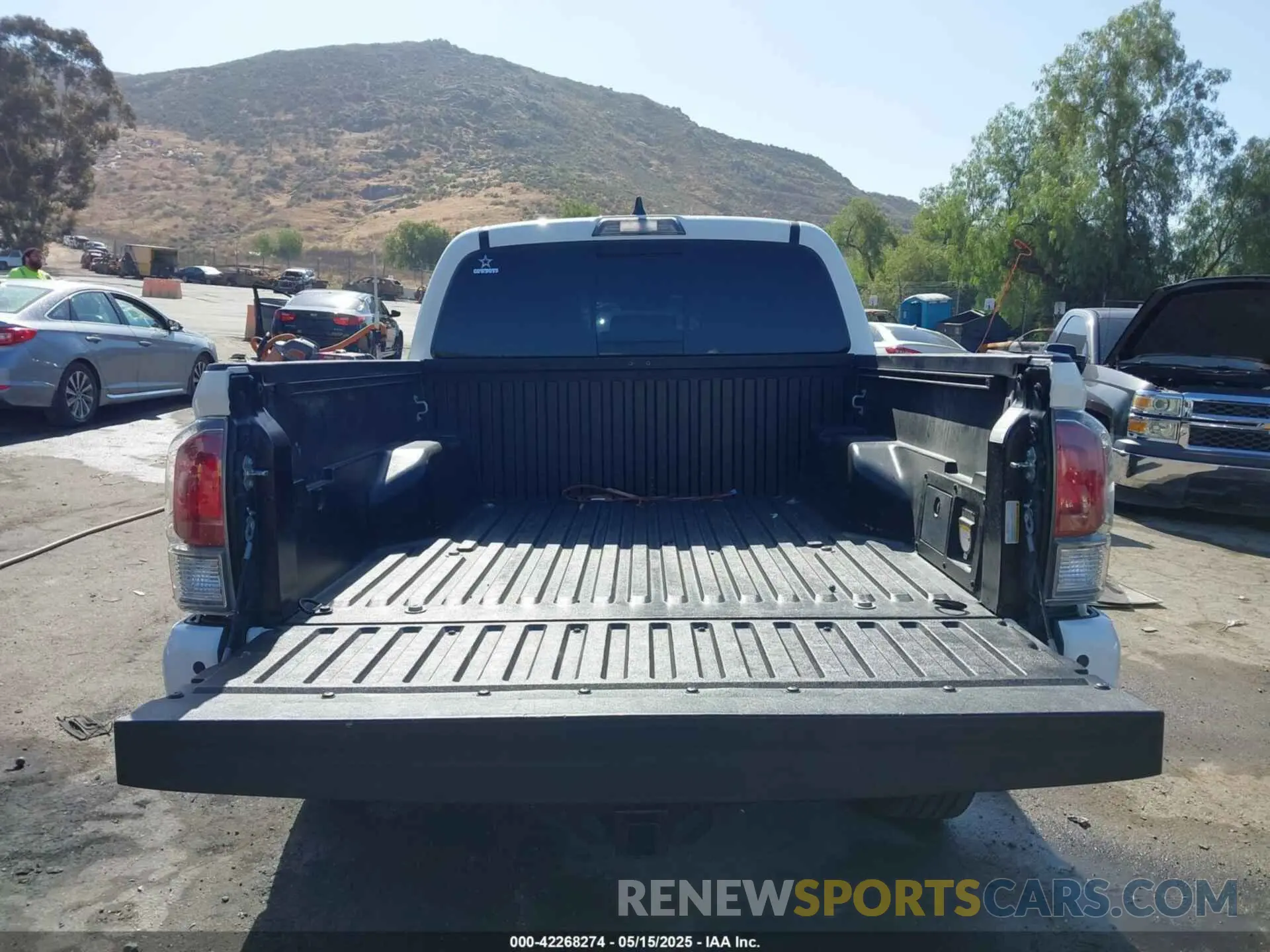 17 Photograph of a damaged car 3TMCZ5AN9LM341778 TOYOTA TACOMA 2020