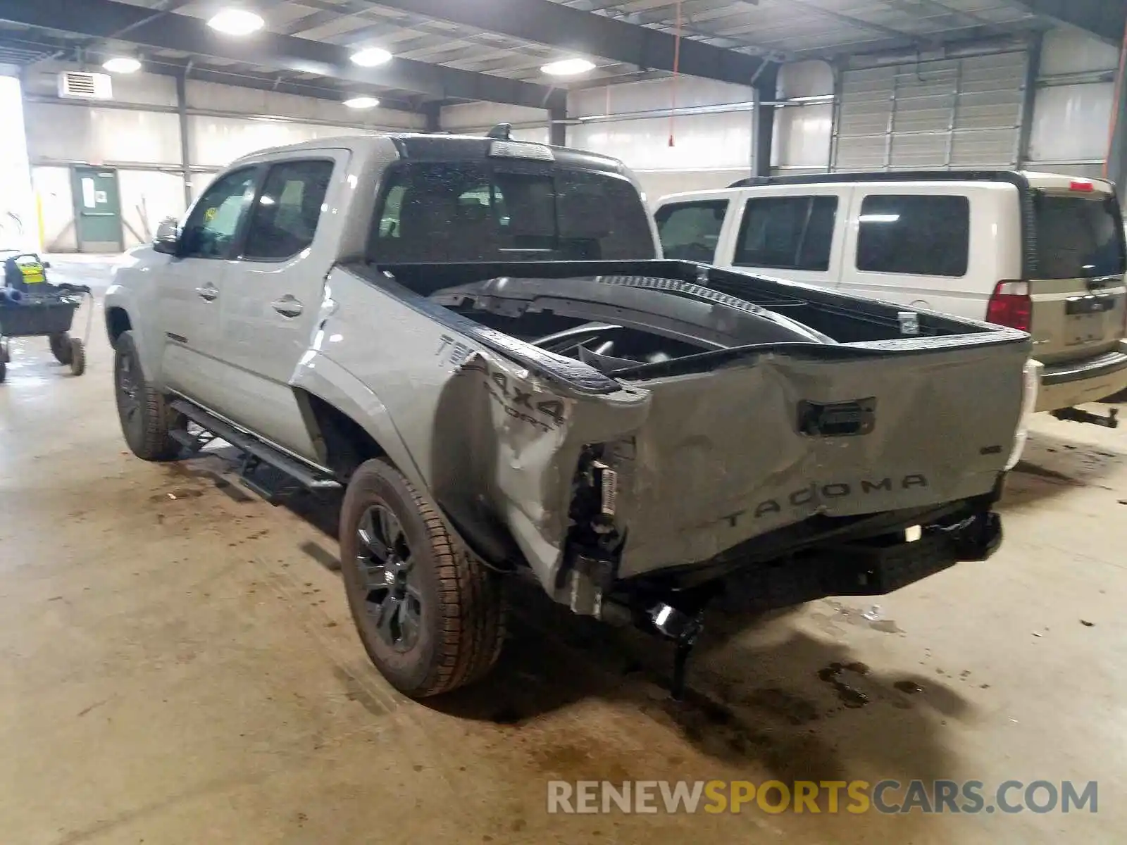 3 Photograph of a damaged car 3TMCZ5ANXLM293174 TOYOTA TACOMA 2020