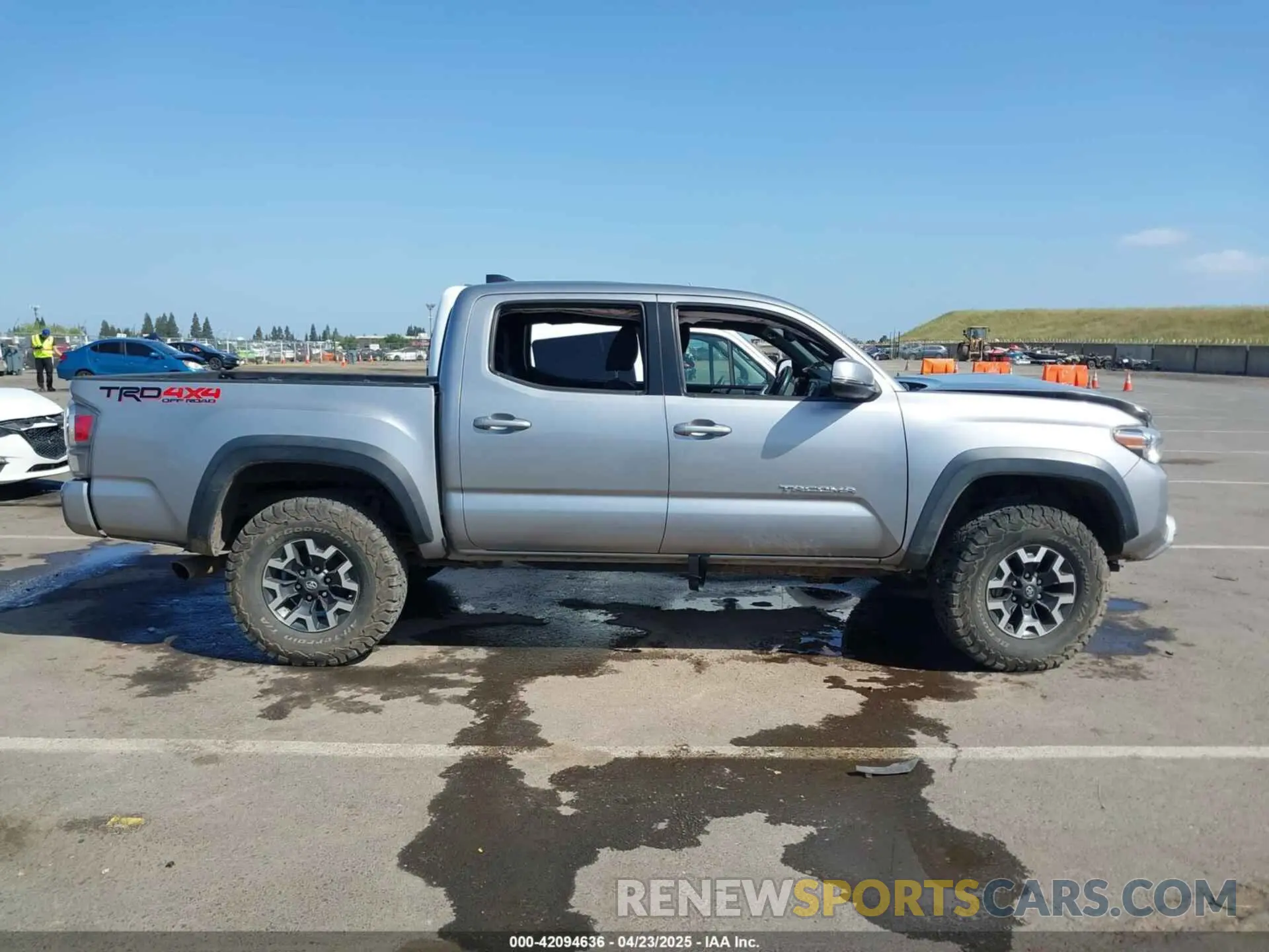 14 Photograph of a damaged car 3TMCZ5ANXLM344835 TOYOTA TACOMA 2020