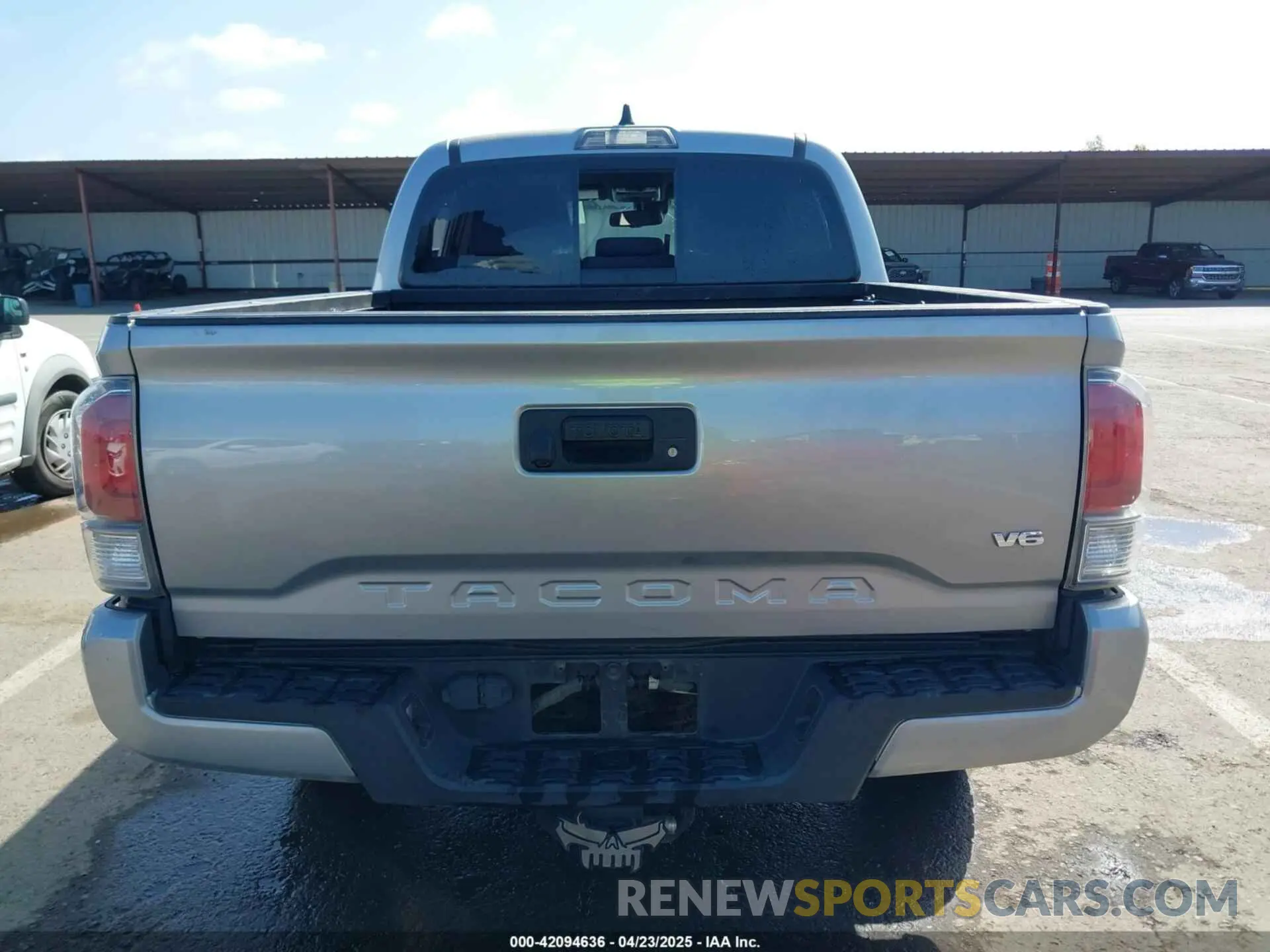 17 Photograph of a damaged car 3TMCZ5ANXLM344835 TOYOTA TACOMA 2020