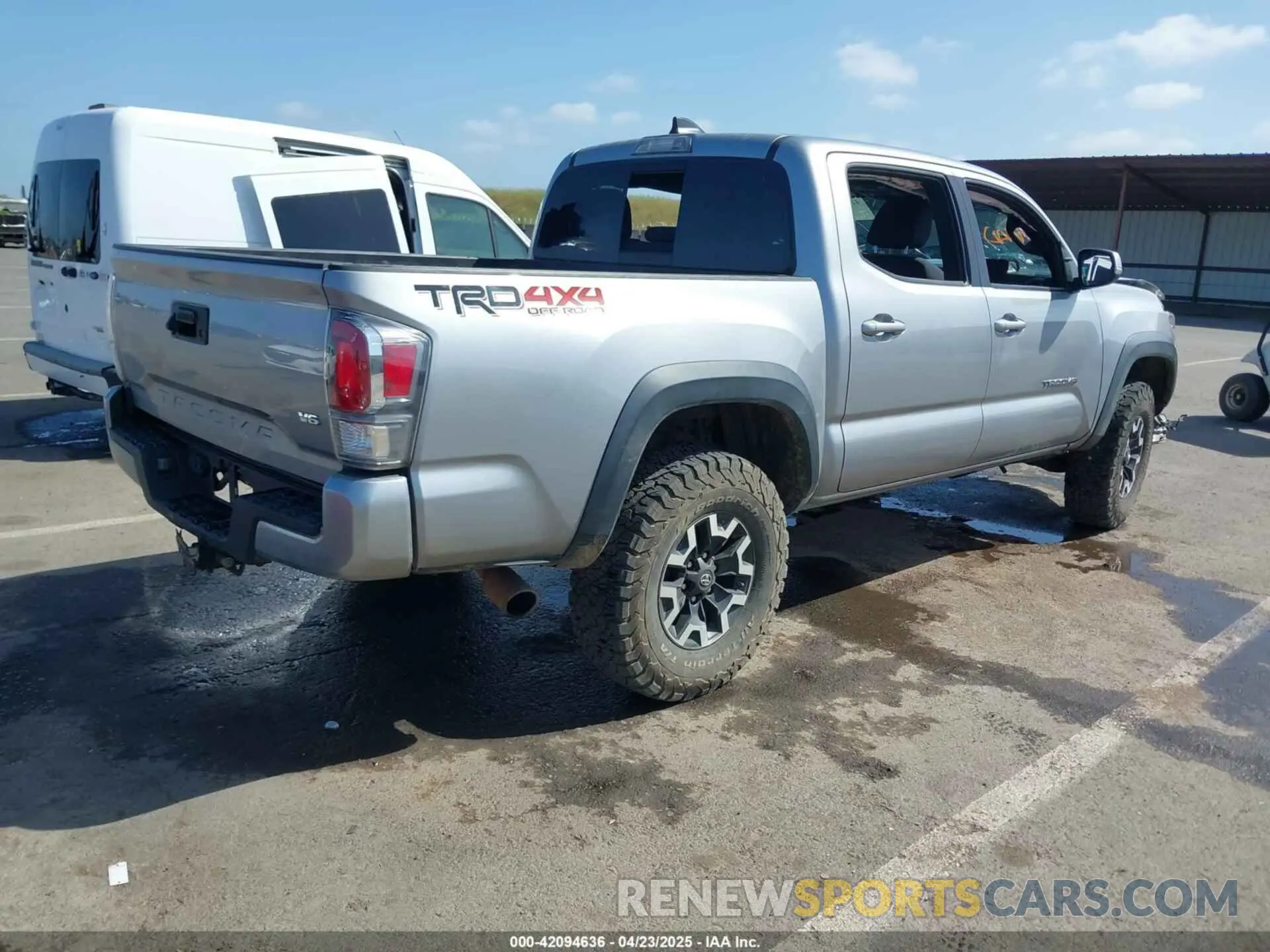 4 Photograph of a damaged car 3TMCZ5ANXLM344835 TOYOTA TACOMA 2020