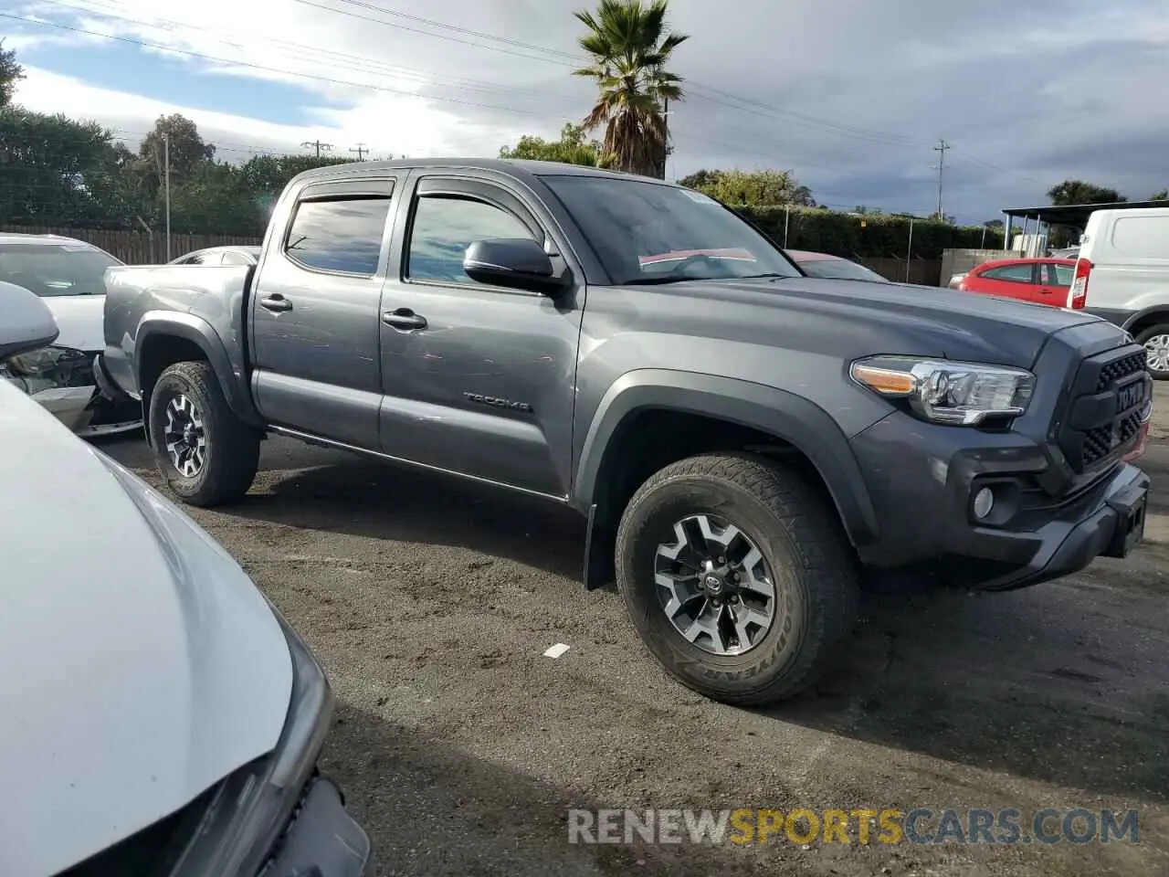 4 Photograph of a damaged car 3TMCZ5ANXLM346858 TOYOTA TACOMA 2020