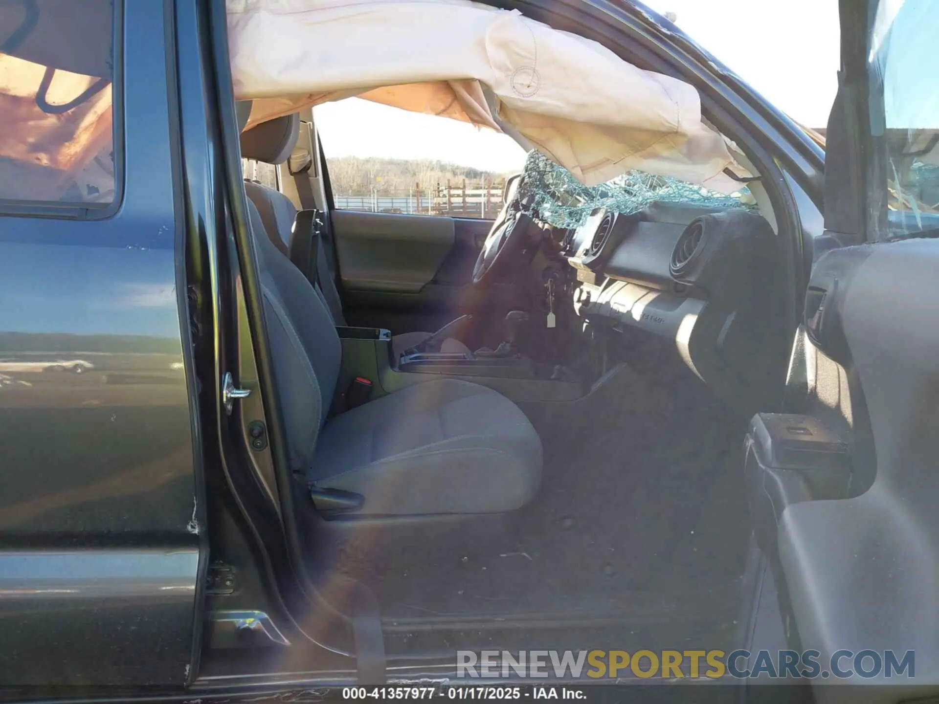 5 Photograph of a damaged car 3TMCZ5ANXLM363594 TOYOTA TACOMA 2020