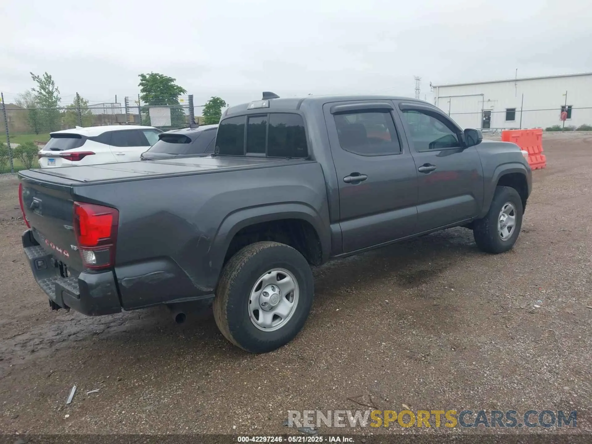 4 Photograph of a damaged car 3TMCZ5ANXLM368357 TOYOTA TACOMA 2020
