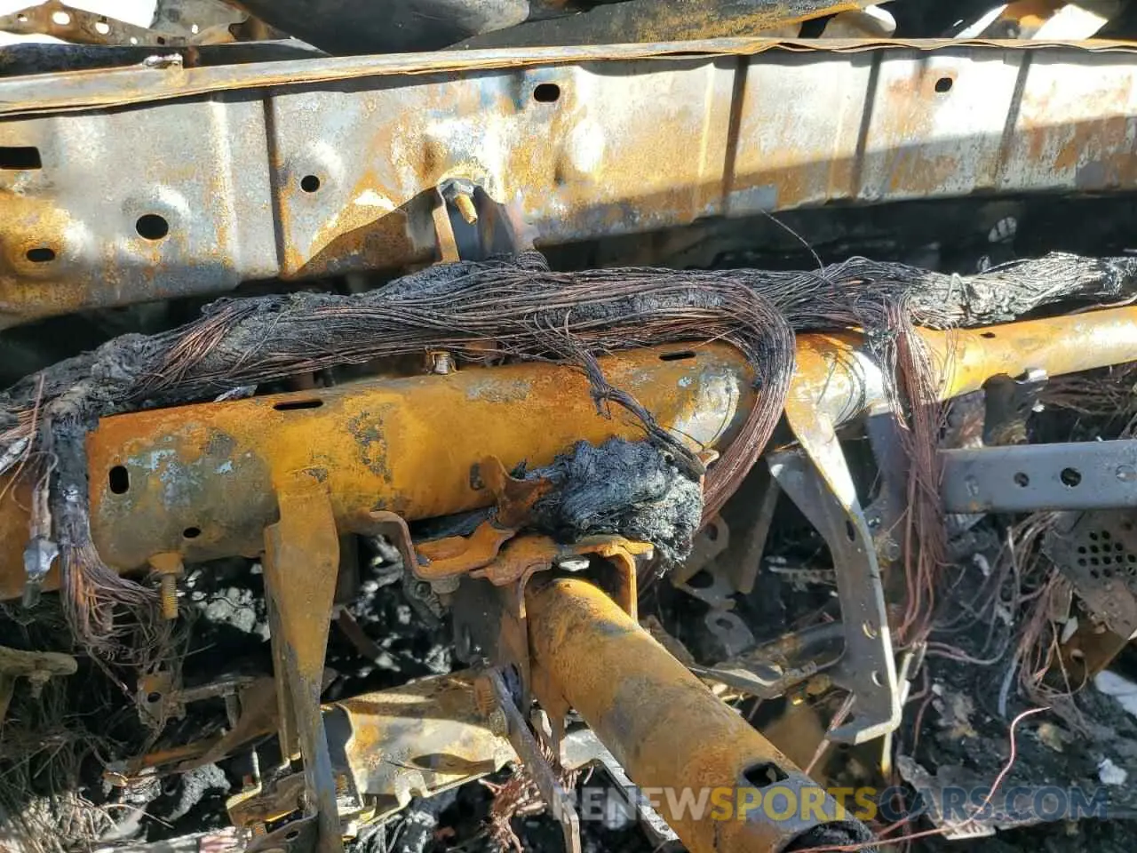 9 Photograph of a damaged car 3TMDZ5BN0LM081967 TOYOTA TACOMA 2020