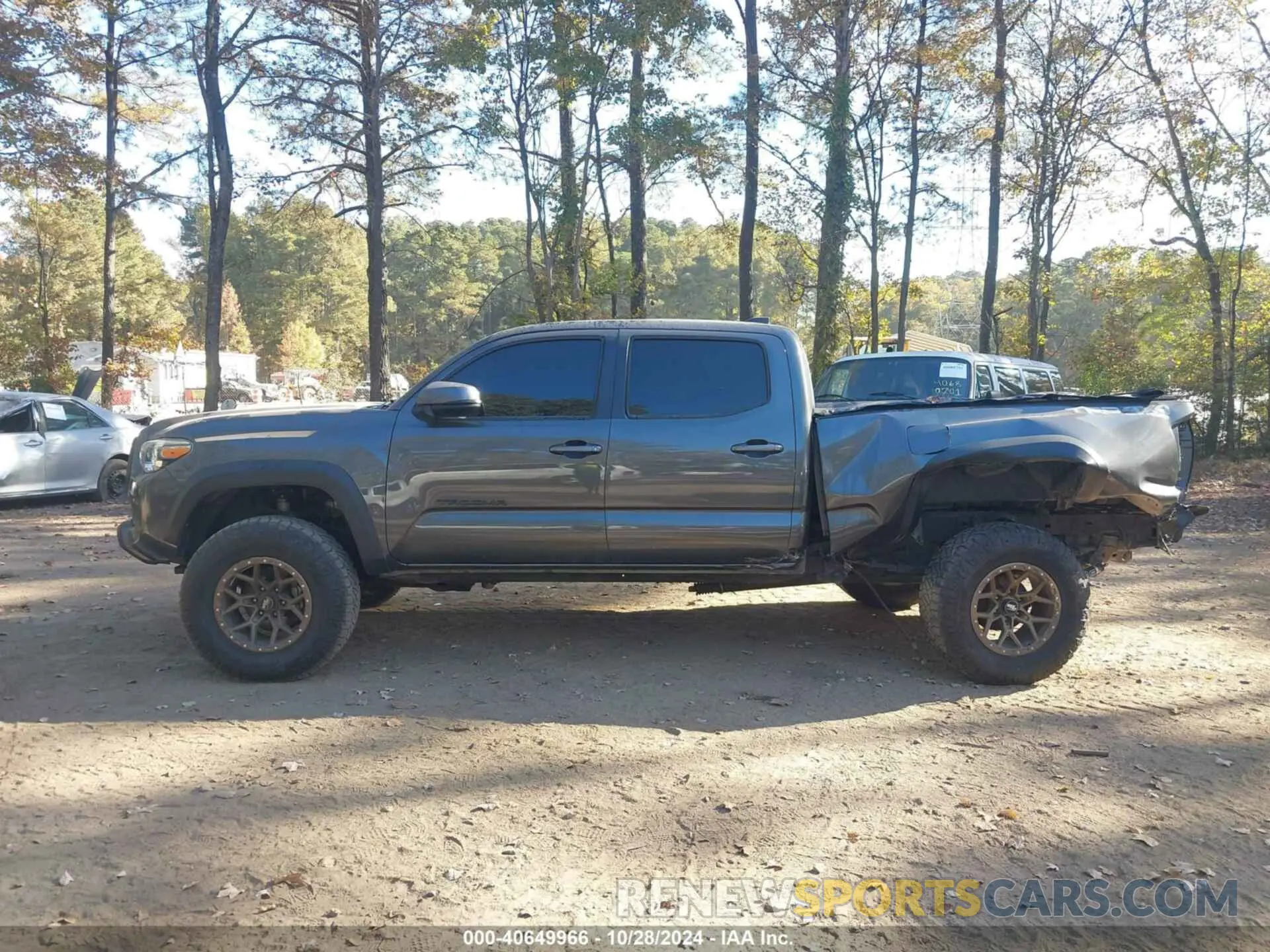 14 Photograph of a damaged car 3TMDZ5BN0LM096081 TOYOTA TACOMA 2020