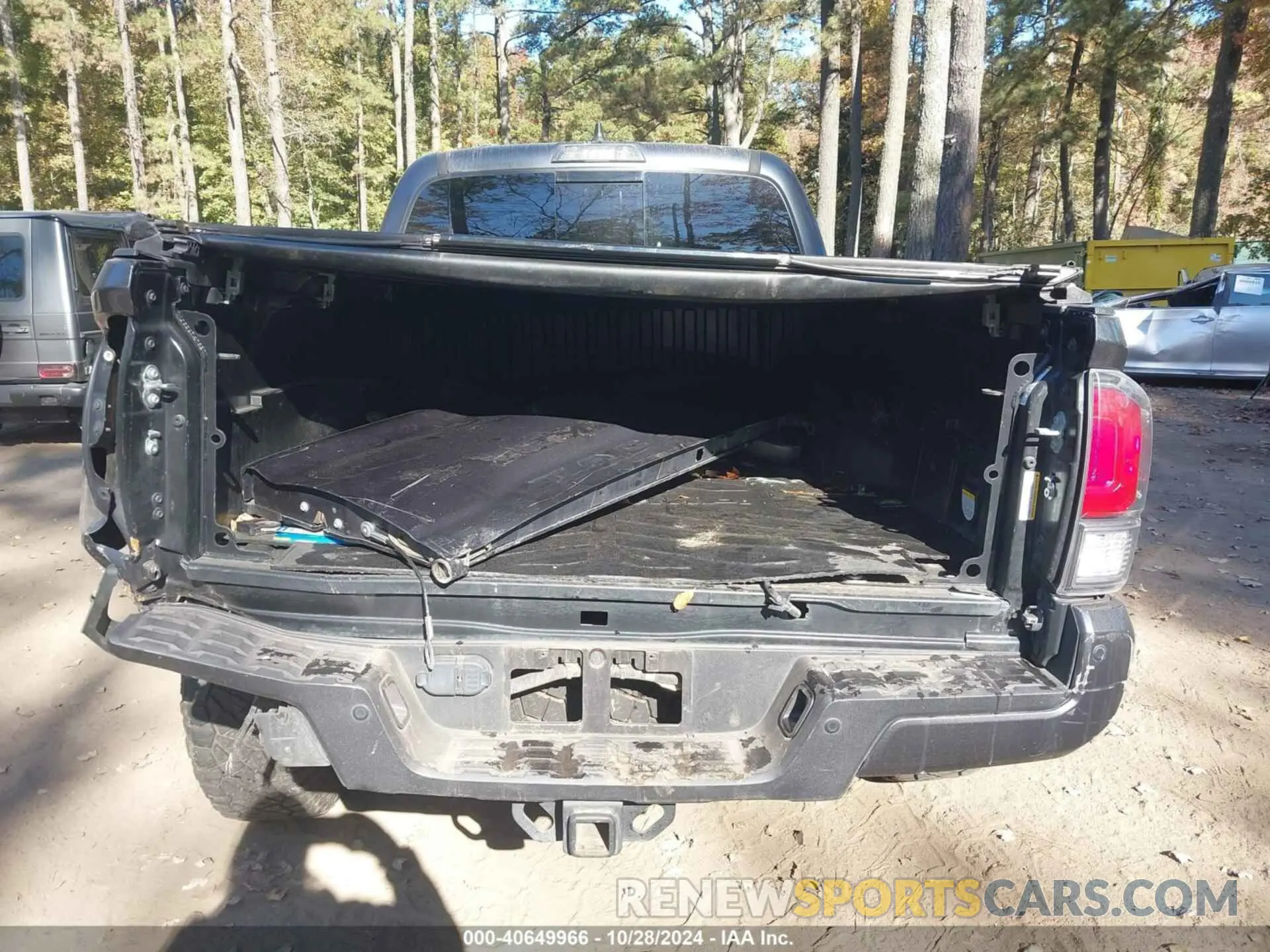 16 Photograph of a damaged car 3TMDZ5BN0LM096081 TOYOTA TACOMA 2020