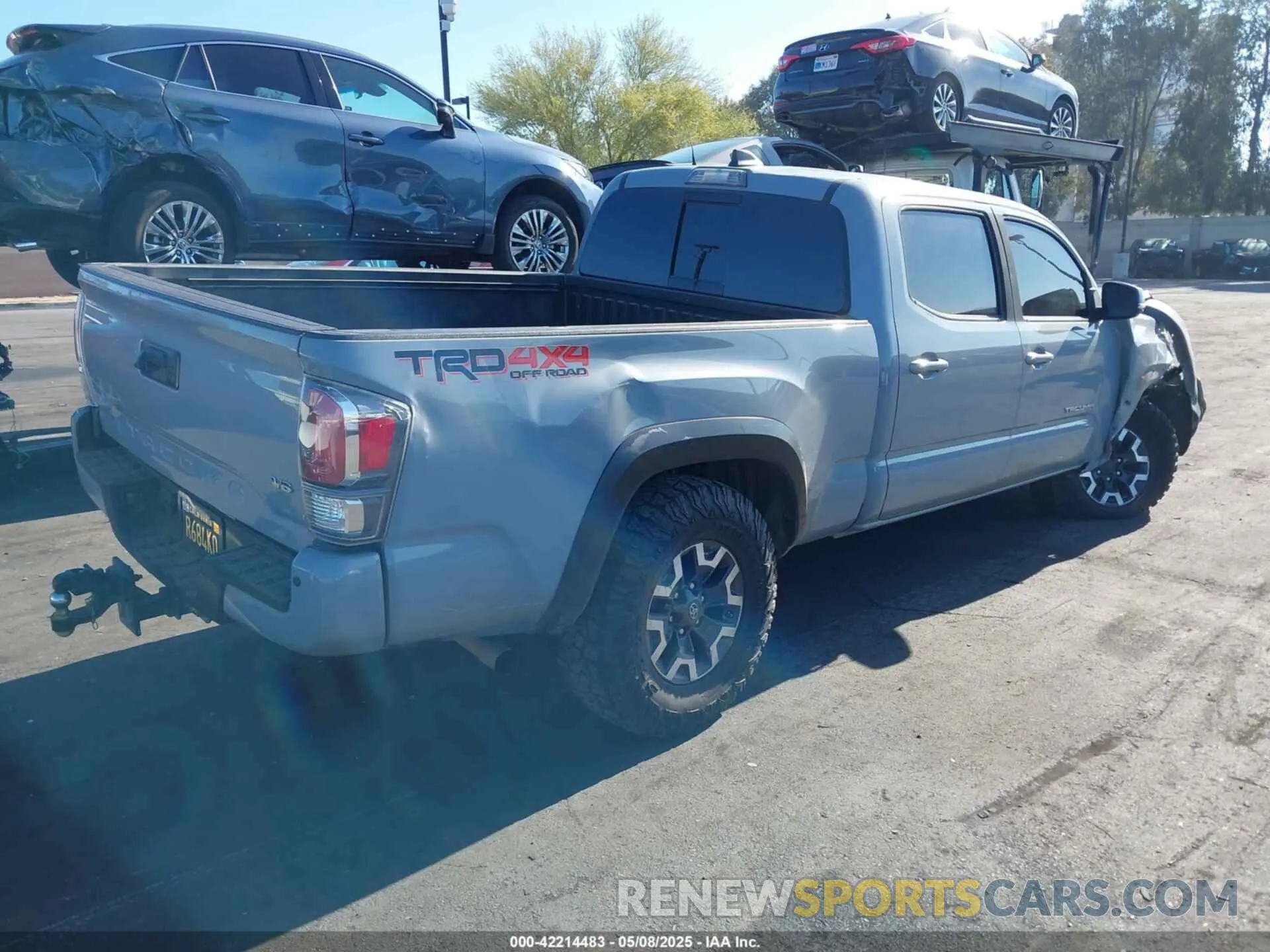 4 Photograph of a damaged car 3TMDZ5BN1LM085218 TOYOTA TACOMA 2020