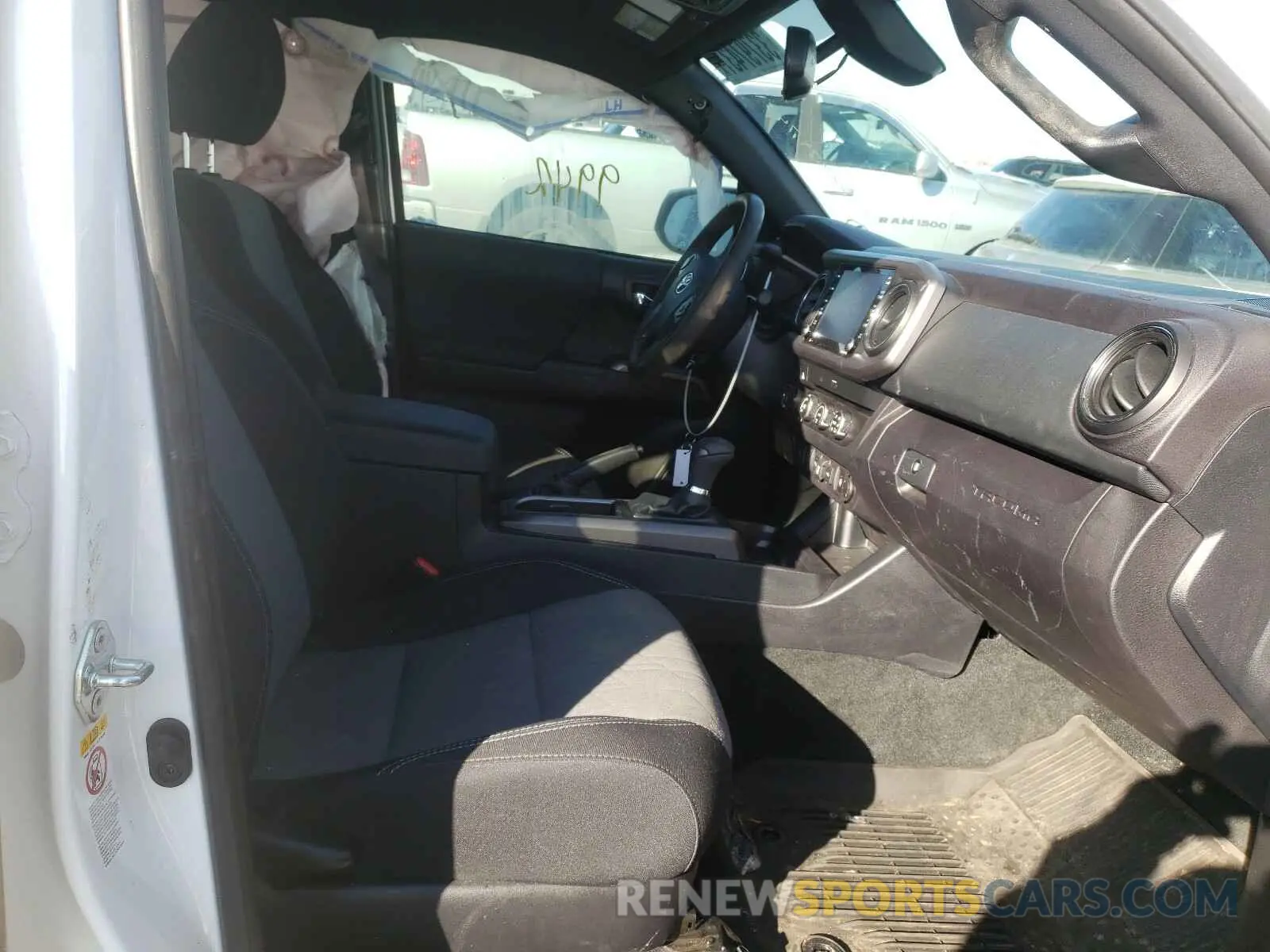 5 Photograph of a damaged car 3TMDZ5BN1LM091648 TOYOTA TACOMA 2020