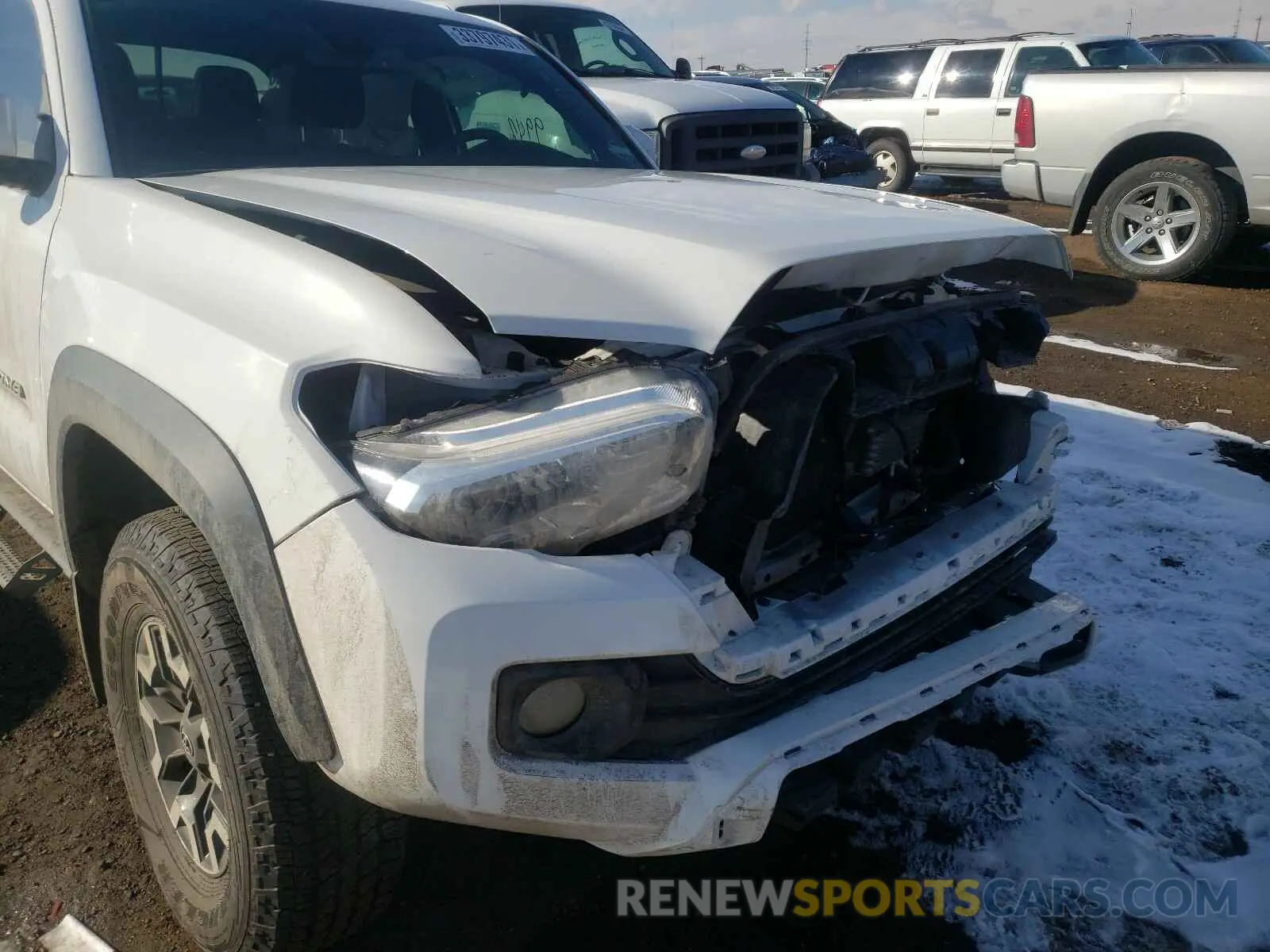 9 Photograph of a damaged car 3TMDZ5BN1LM091648 TOYOTA TACOMA 2020