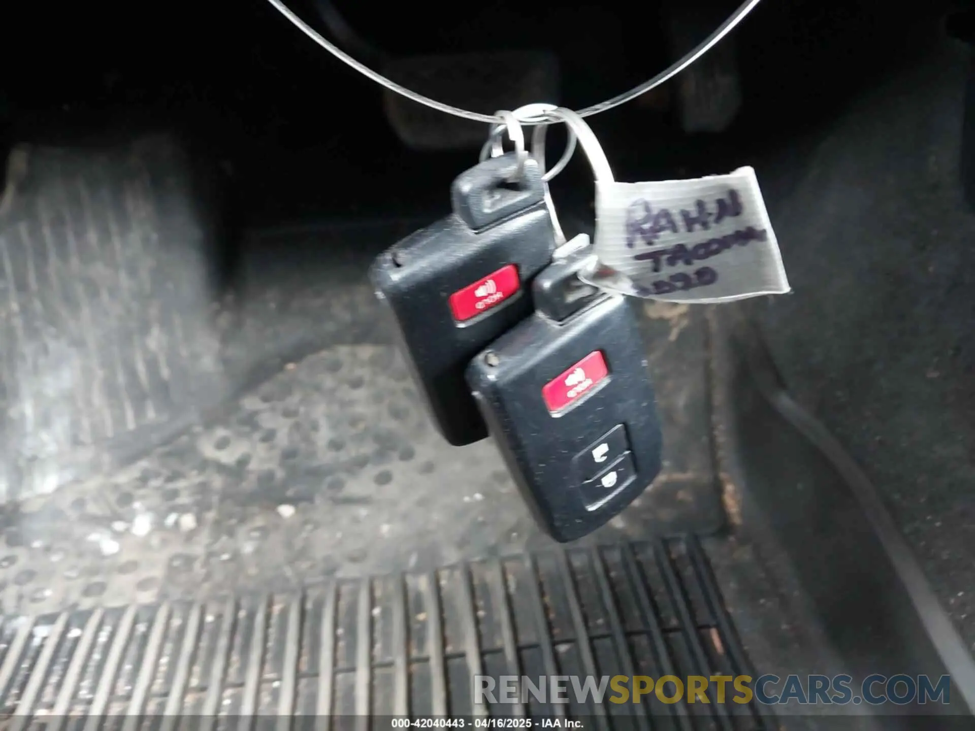 11 Photograph of a damaged car 3TMDZ5BN2LM088581 TOYOTA TACOMA 2020