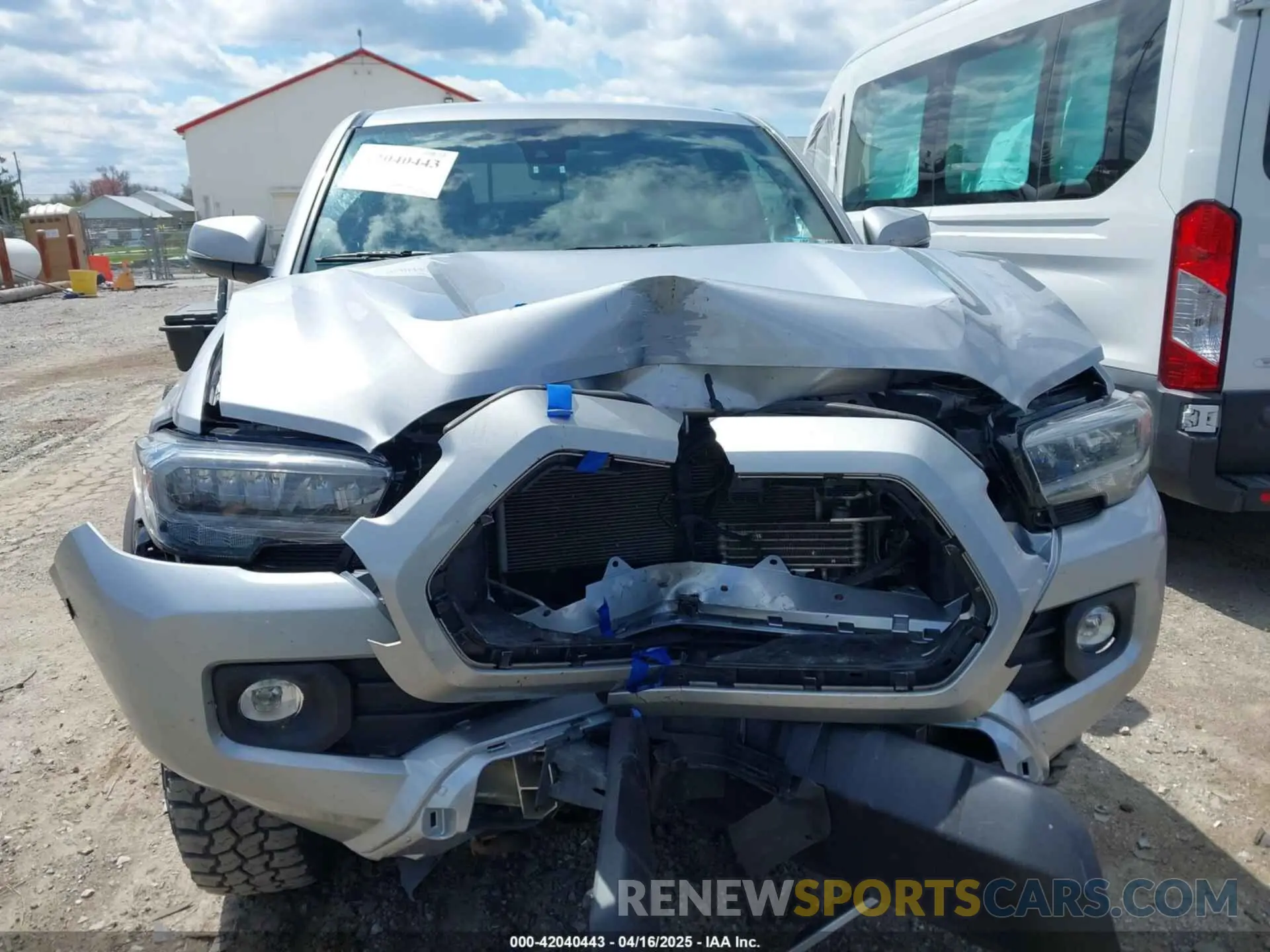 12 Photograph of a damaged car 3TMDZ5BN2LM088581 TOYOTA TACOMA 2020