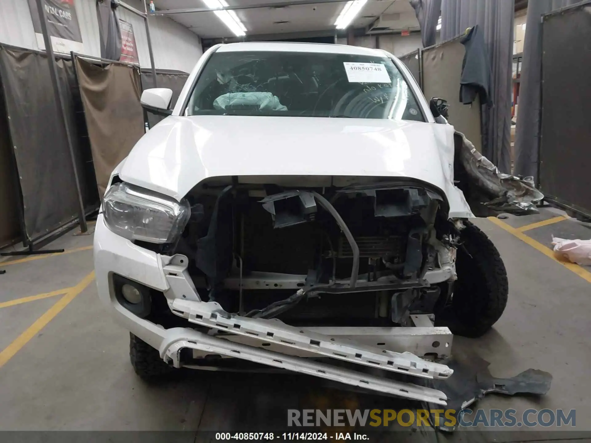 11 Photograph of a damaged car 3TMDZ5BN3LM083597 TOYOTA TACOMA 2020