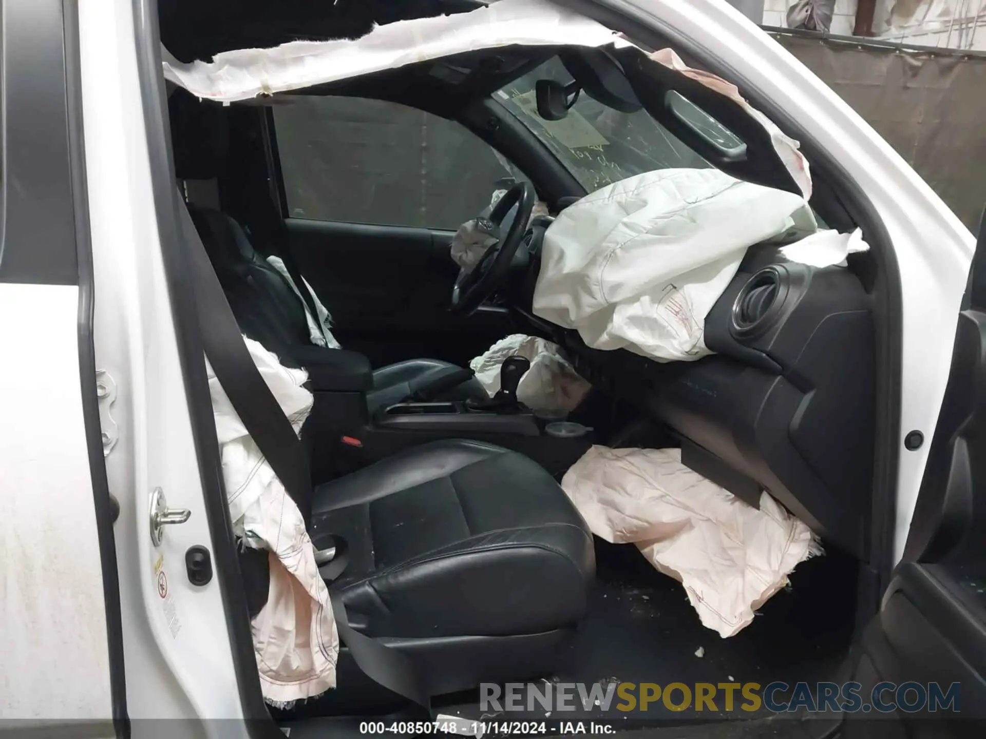 5 Photograph of a damaged car 3TMDZ5BN3LM083597 TOYOTA TACOMA 2020