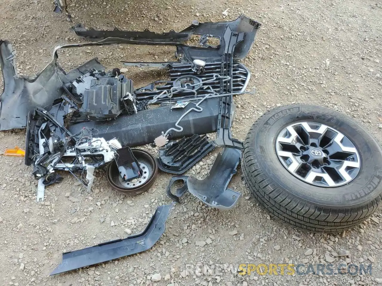 12 Photograph of a damaged car 3TMDZ5BN4LM085987 TOYOTA TACOMA 2020