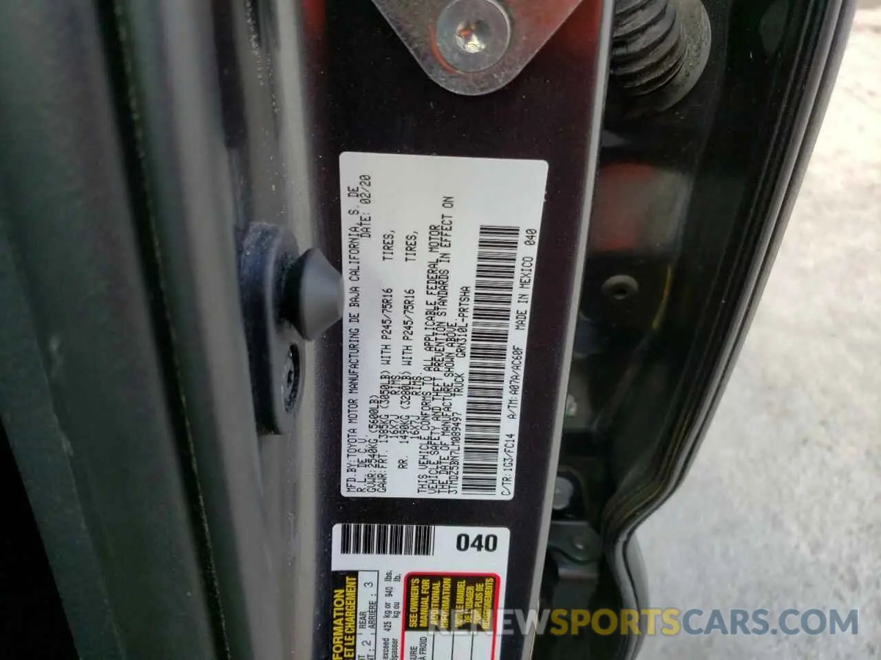 10 Photograph of a damaged car 3TMDZ5BN7LM089497 TOYOTA TACOMA 2020