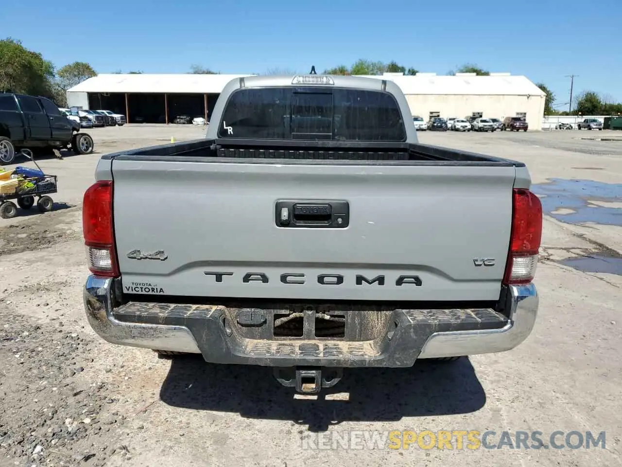 9 Photograph of a damaged car 3TMDZ5BN8LM080307 TOYOTA TACOMA 2020