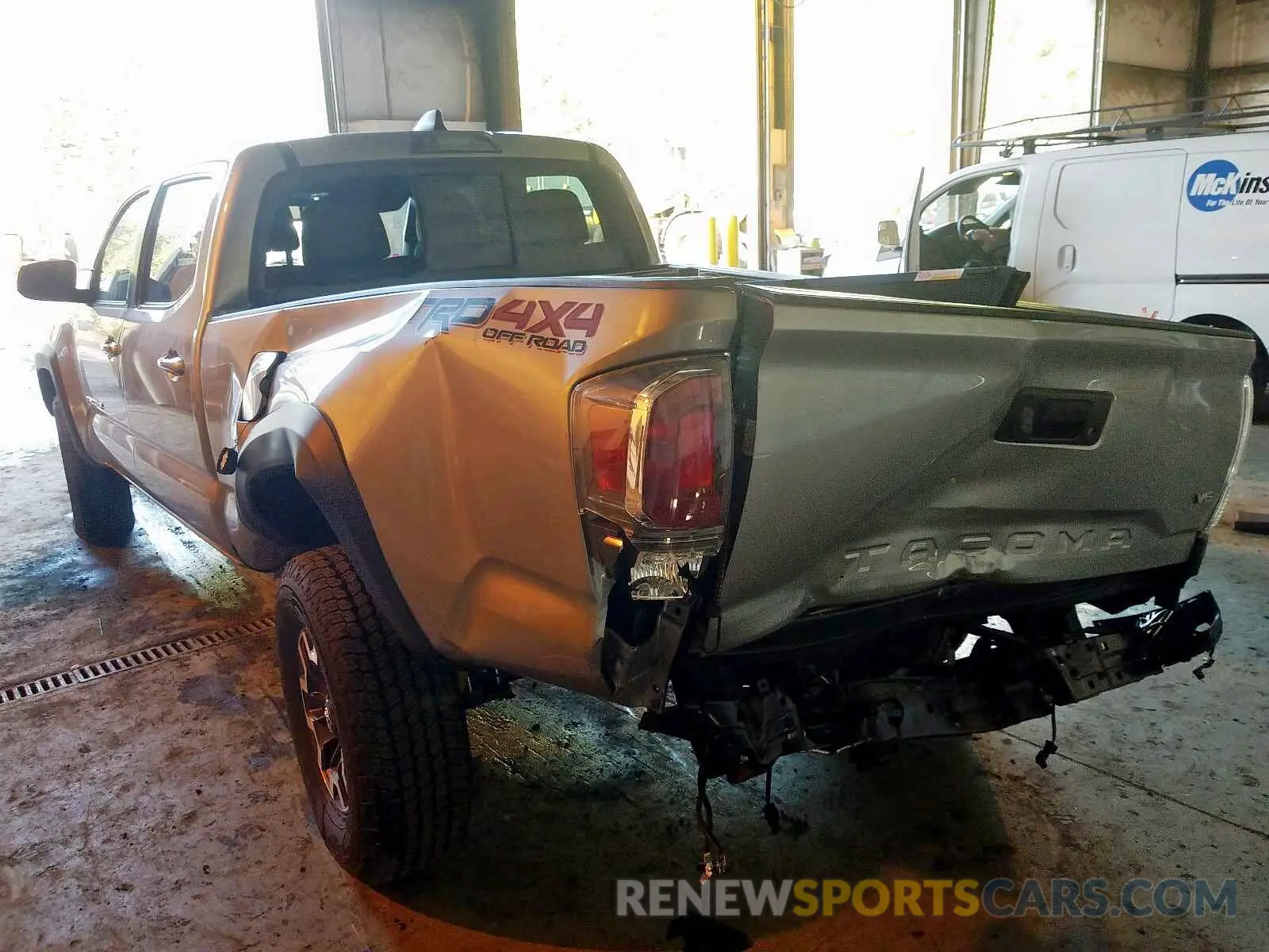3 Photograph of a damaged car 3TMDZ5BN8LM081022 TOYOTA TACOMA 2020