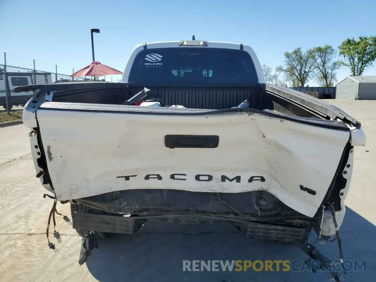 6 Photograph of a damaged car 3TMDZ5BNXLM089333 TOYOTA TACOMA 2020
