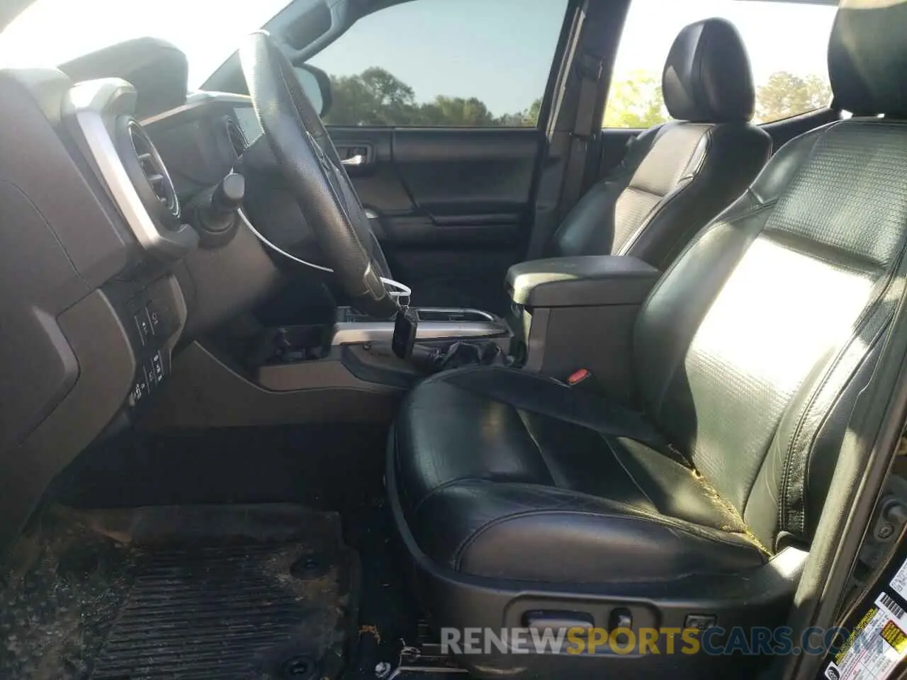 7 Photograph of a damaged car 3TMGZ5AN1LM364831 TOYOTA TACOMA 2020