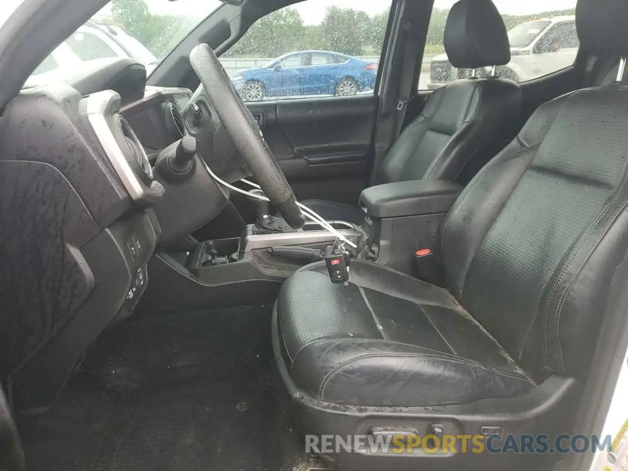 7 Photograph of a damaged car 3TMGZ5AN3LM337582 TOYOTA TACOMA 2020