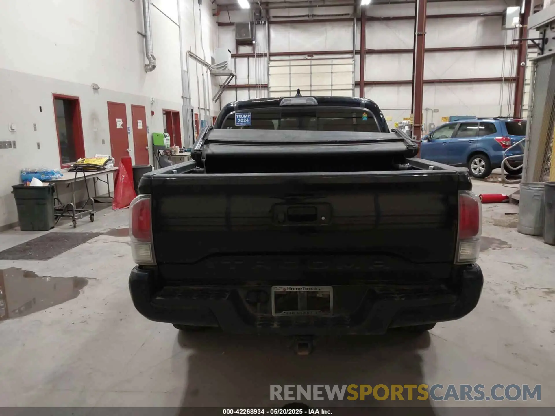 16 Photograph of a damaged car 3TMGZ5AN8LM289593 TOYOTA TACOMA 2020