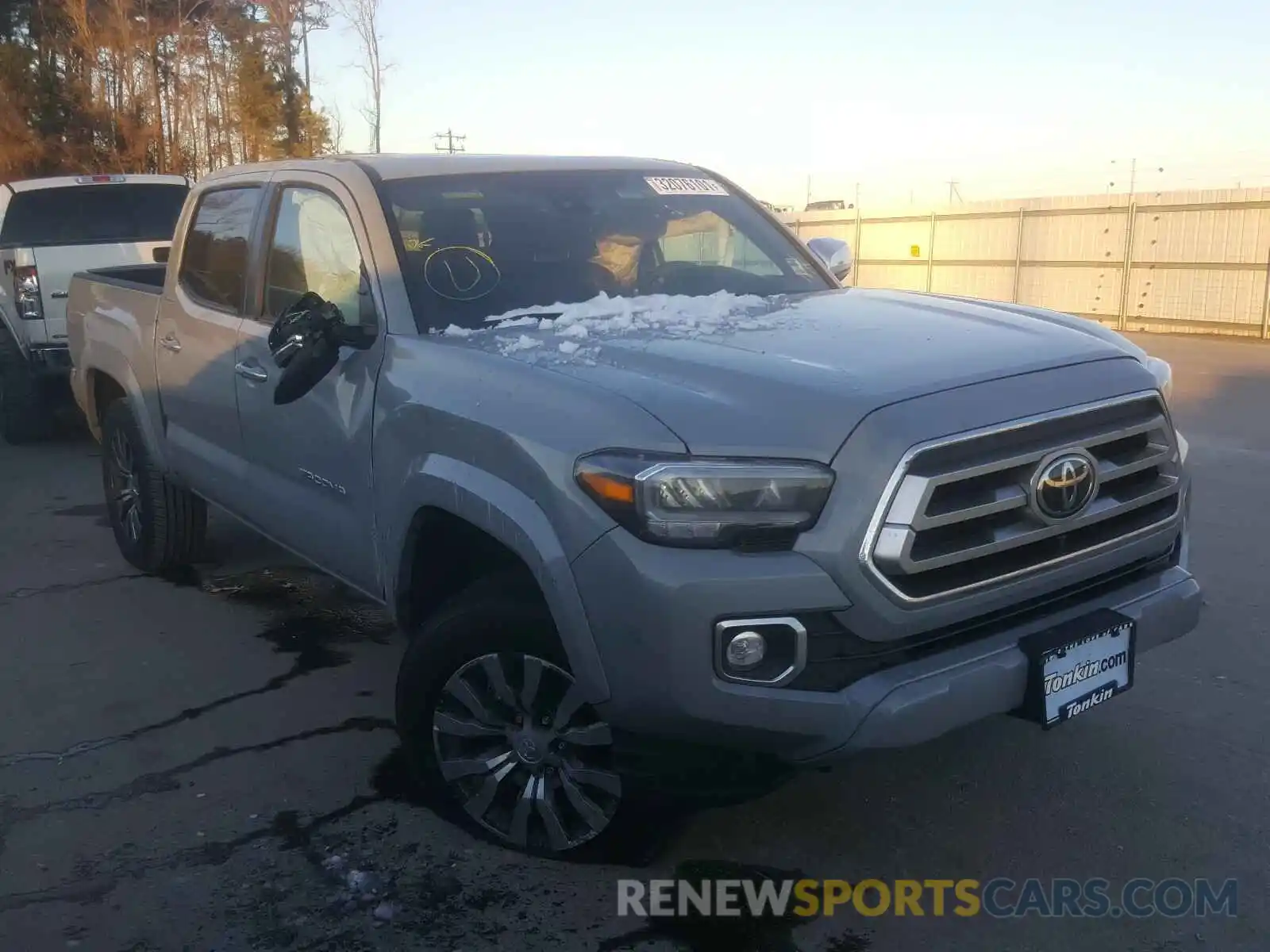 1 Photograph of a damaged car 3TMGZ5AN8LM335441 TOYOTA TACOMA 2020