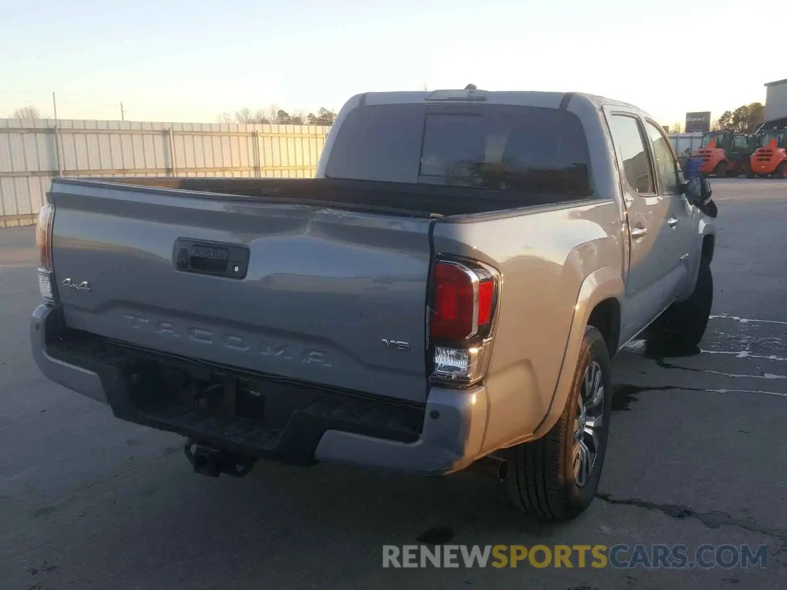 4 Photograph of a damaged car 3TMGZ5AN8LM335441 TOYOTA TACOMA 2020