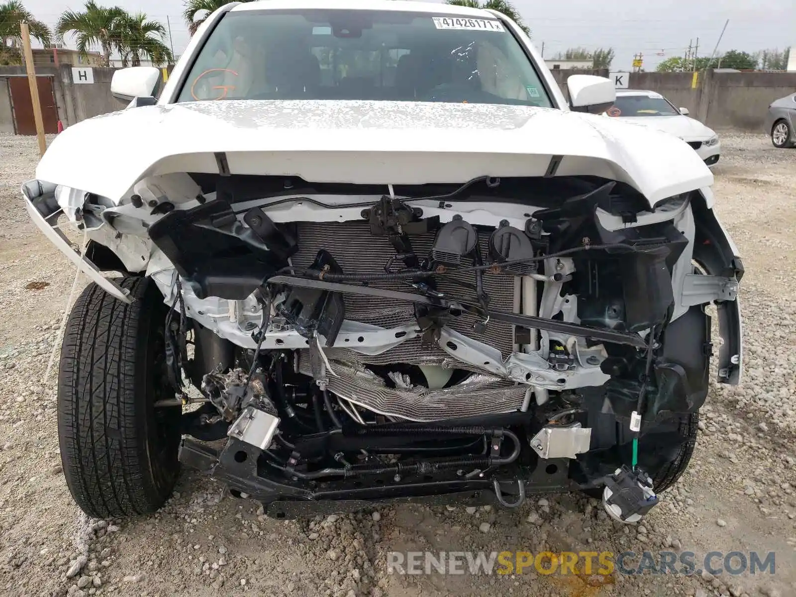 9 Photograph of a damaged car 3TYAZ5CN1LT002327 TOYOTA TACOMA 2020